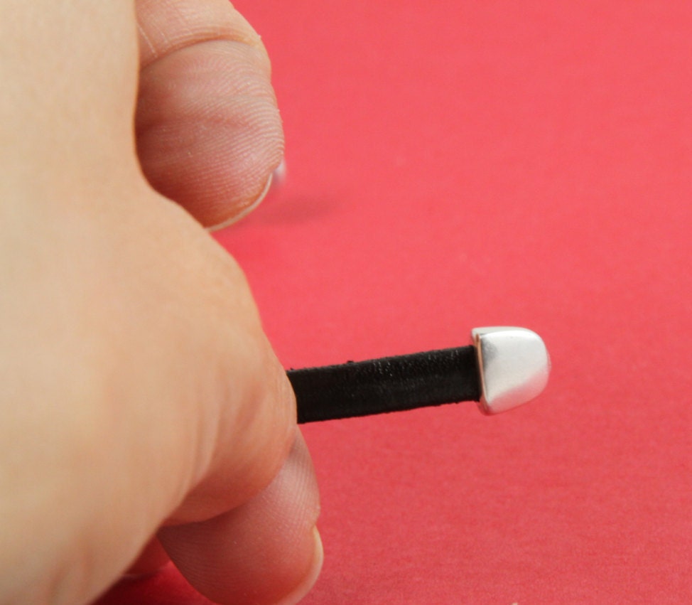 FS0063>> MADE in EUROPE 2 zamak cord ends, 5mm flat cord end, flat leather cord end, 5mm leather cord end Qty2