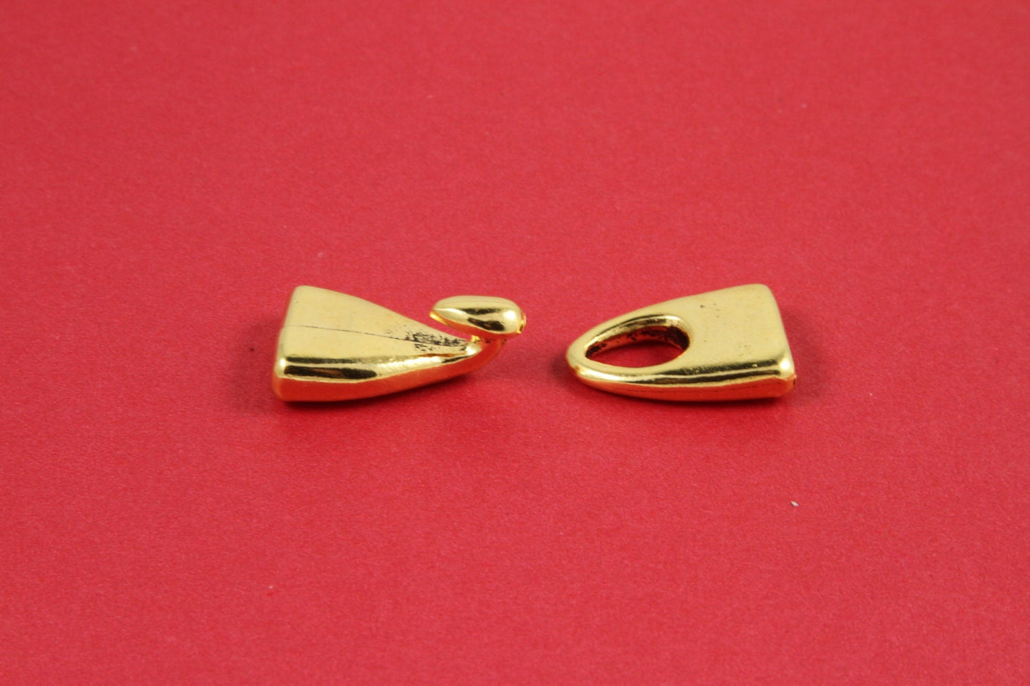 FC0225>>MADE in EUROPE zamak gold clasp, flat cord hook clasp, plain leather cord clasp, zamak closure, leather cord finding (X5844AG) Qty1