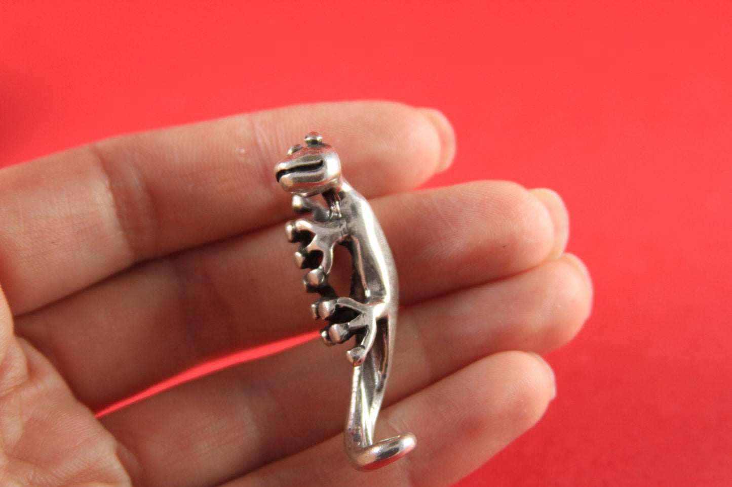 RS0047>>MADE IN EUROPE zamak iguana slider, 5mm round cord slider, bracelet slider, lizard slider, gecko slider