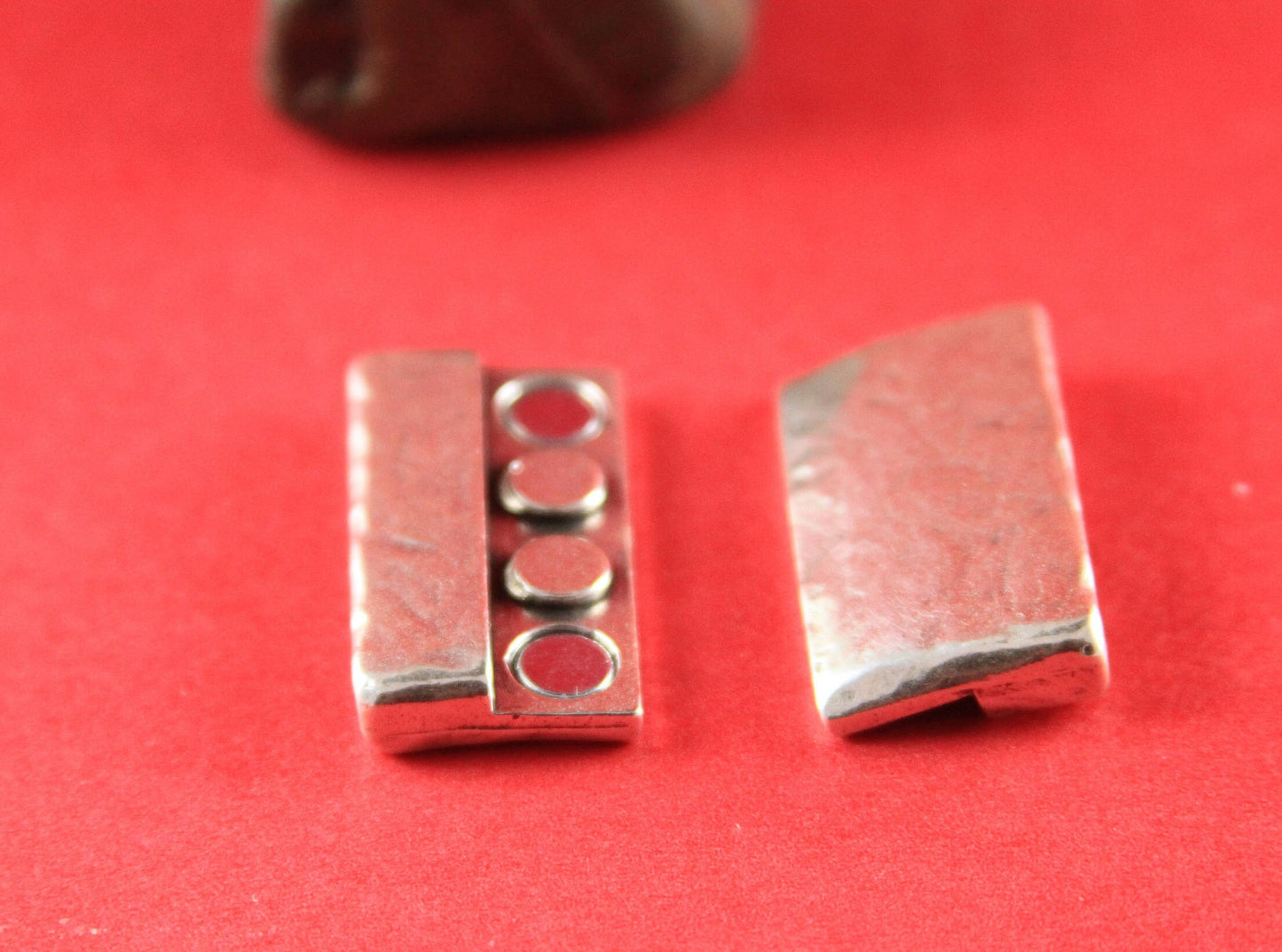 FC0322>> MADE in EUROPE flat cord hammered magnetic clasp, 30mm flat cord clasp, large magnetic clasp qty1