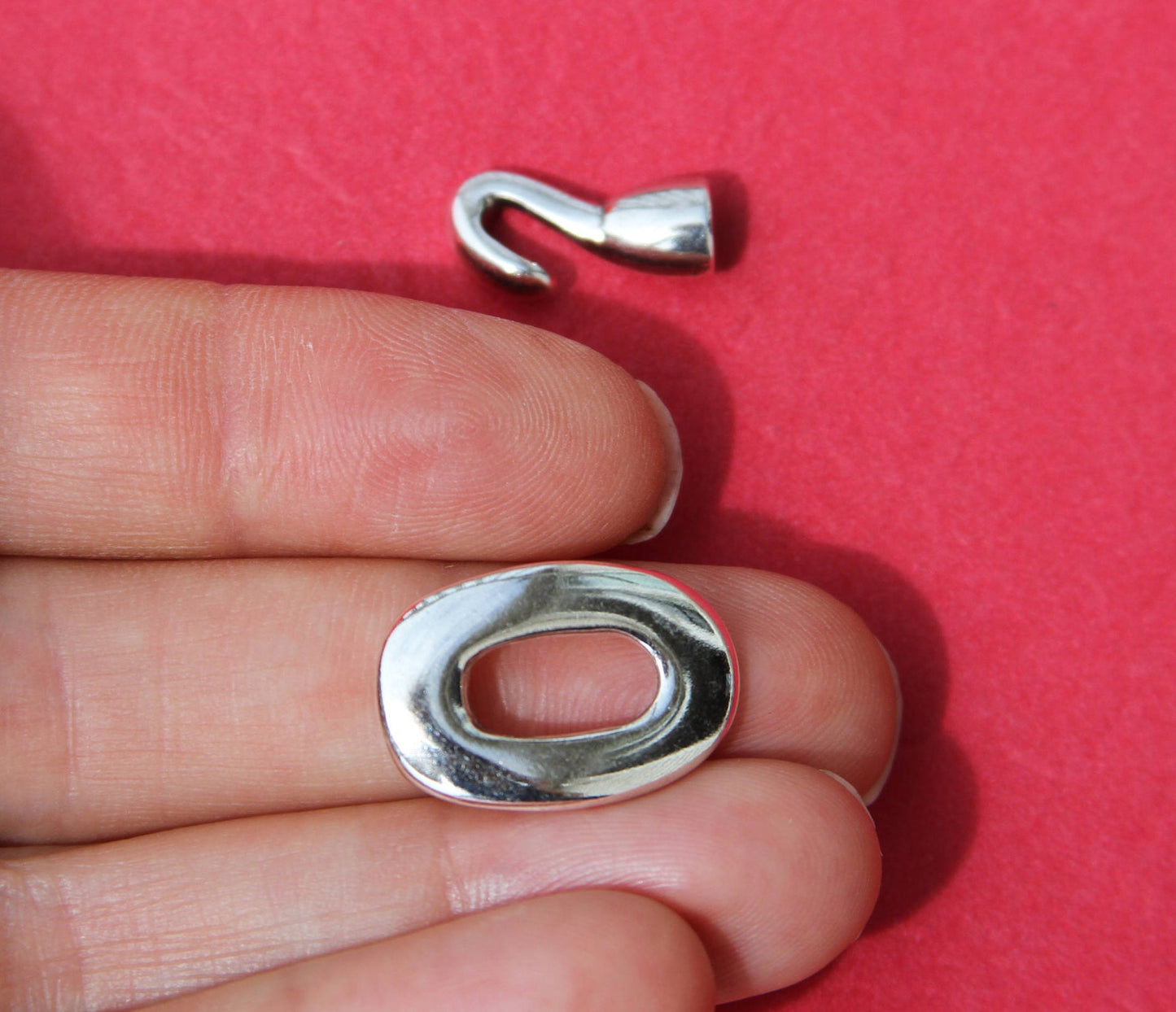 FC0256>>MADE in EUROPE zamak tiny oval toggle clasp for bracelet, silver oval clasp for bracelet, shiny zamak clasp (7712S) qty1