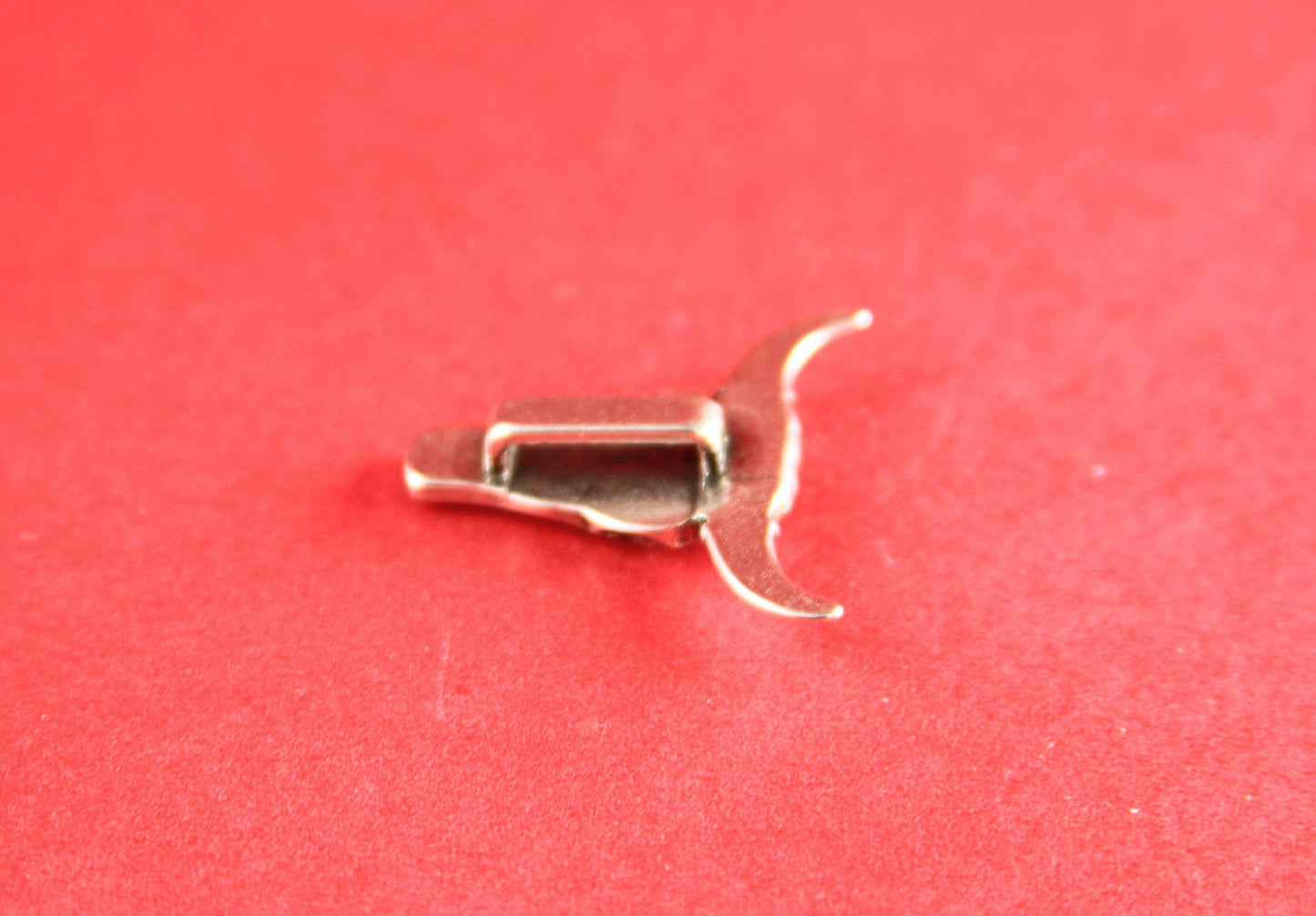 FS0158>>MADE in EUROPE 2 zamak bull skull sliders for 10mm flat leather cord, 10mm flat cord slider Qty2
