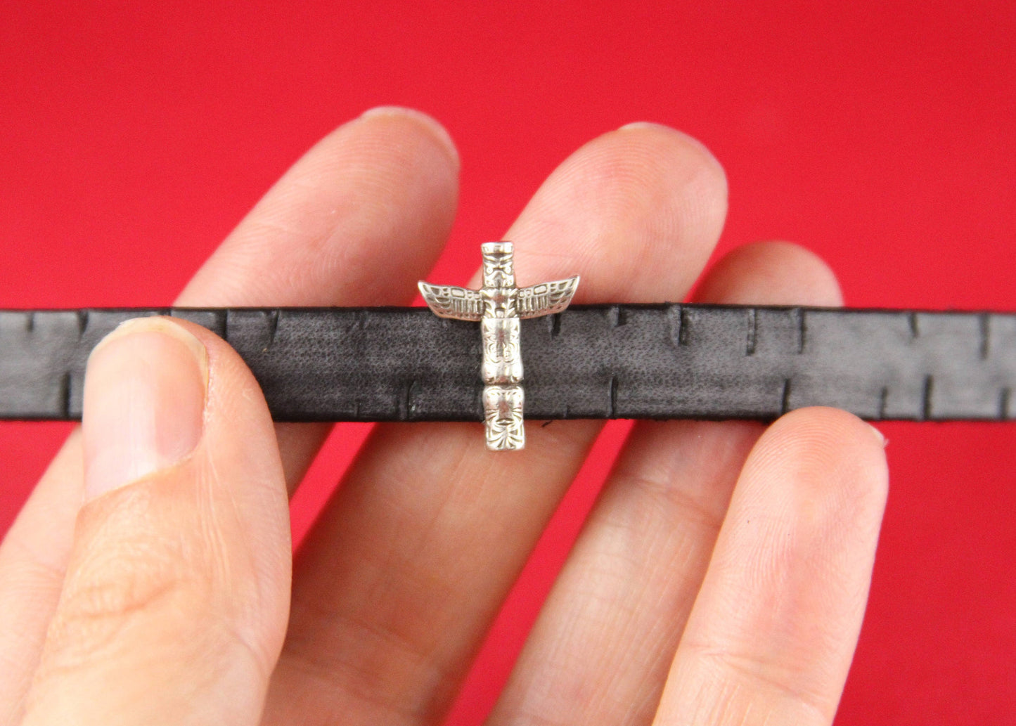 FS0174>>MADE in EUROPE 2 zamak totem sliders for 10mm flat cord, 10mm zamak idol slider, flat leather cord totem slider, Qty2