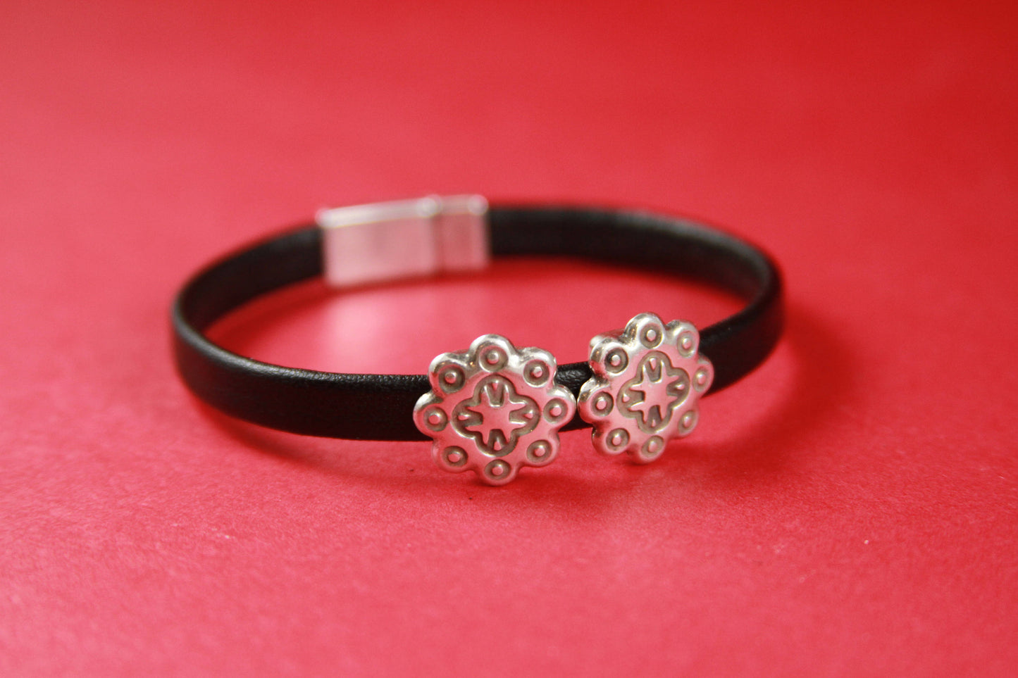 FS0322>>MADE IN EUROPE 2 zamak flower sliders 6mm flat cord Qty2