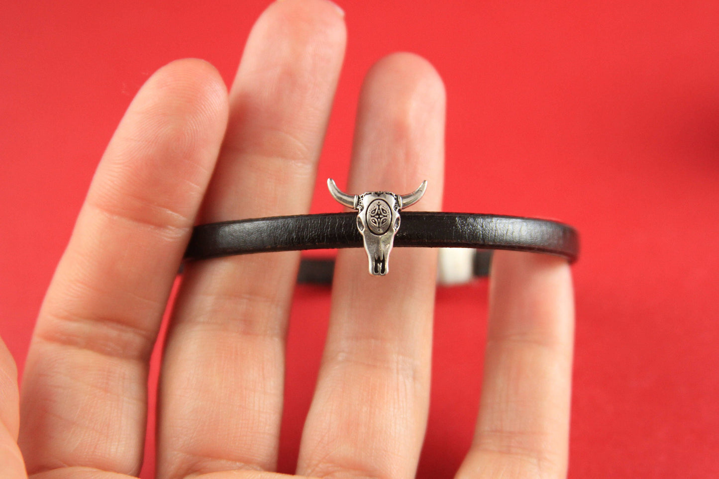 FS0232>>MADE in EUROPE 2 zamak bull skull sliders for 5mm flat leather cord, zamak slider for bracelet, 5mm flat cord slider Qty2