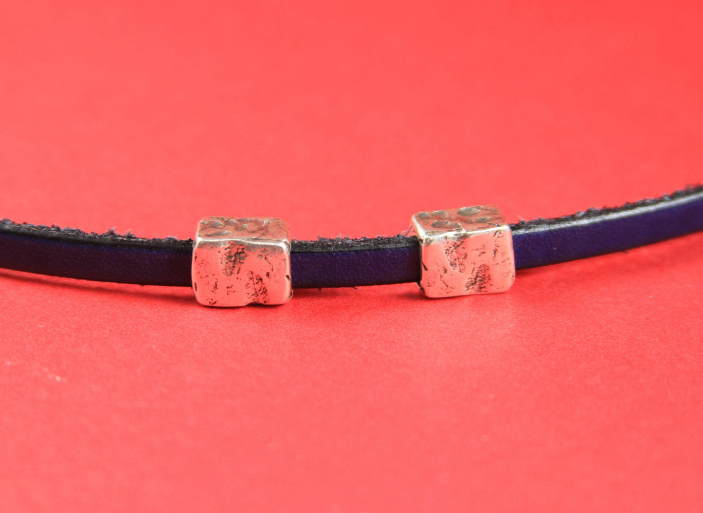 FS0293>>MADE in EUROPE 2 zamak hammered sliders for 5mm cord, flat cord slider, zamak hammered slider qty2