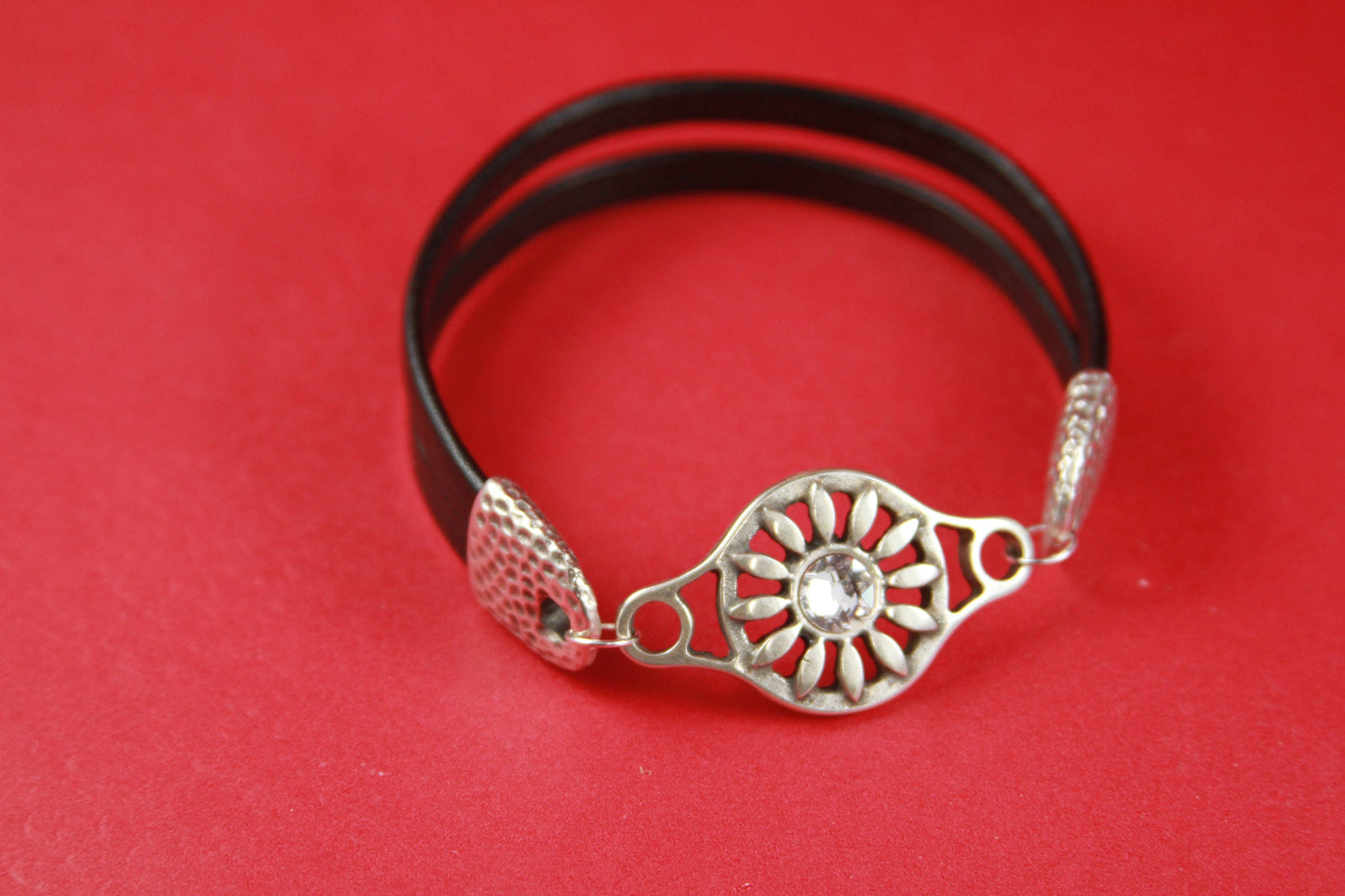 C0075>>MADE in EUROPE zamak flower connector with Swarovski crystal, bracelet sunflower connector with Swarovski crystal qty 1