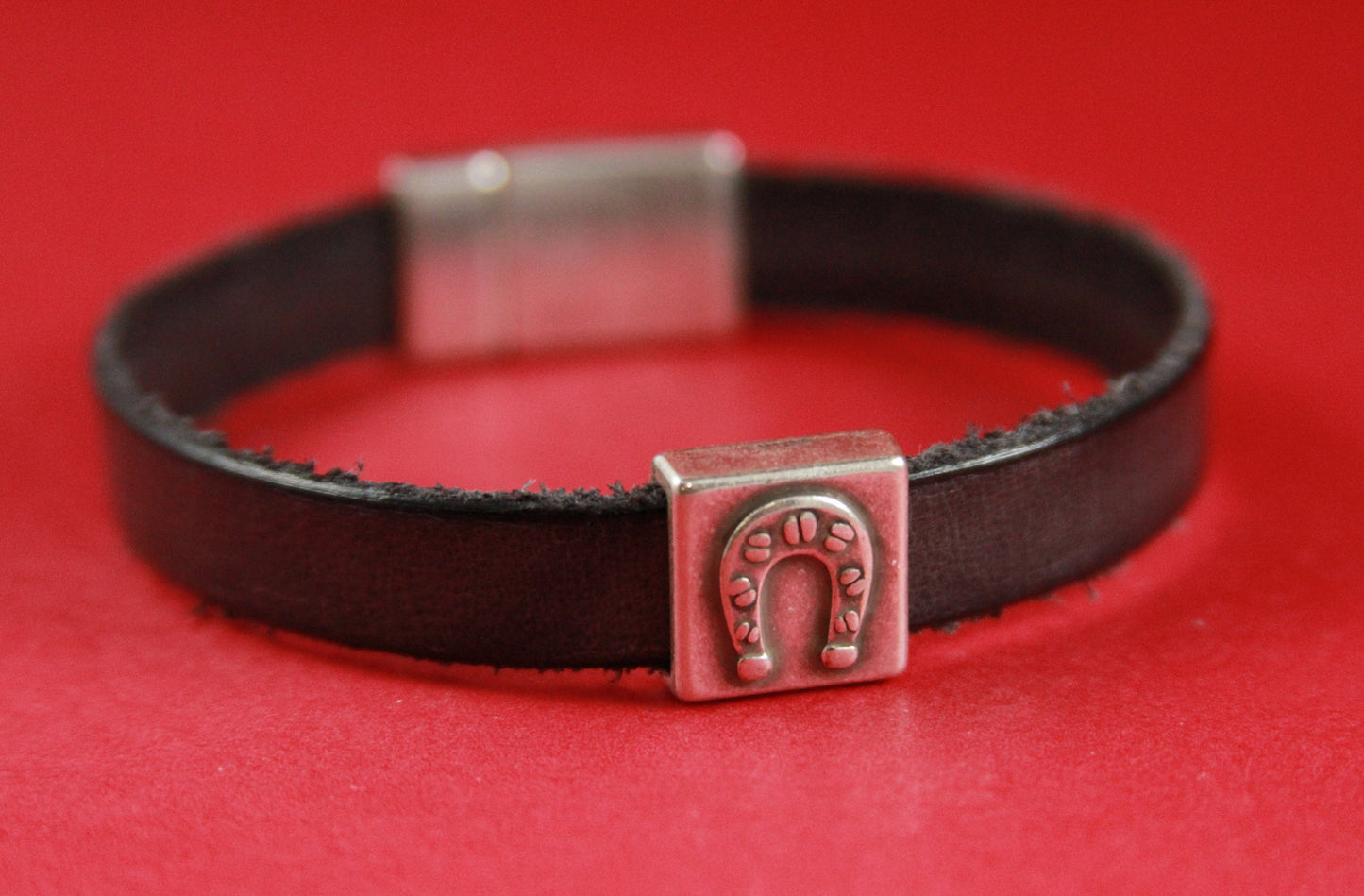 FS0300>>MADE in EUROPE 2 zamak horseshoe sliders,zamak square slider,10mm flat cord slider,10mm flat cord horse shoe sliders qty2