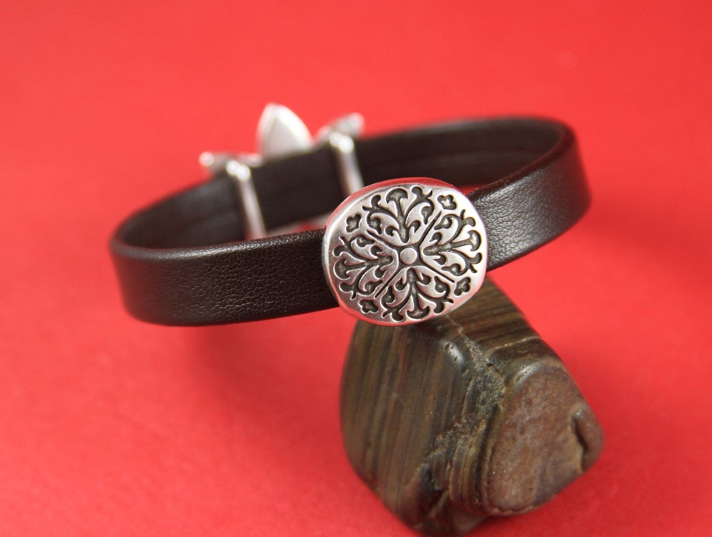 FC0028>>MADE IN EUROPE zamak clasp, flat leather cord clasp, 10mm engraved clasp, 10mm cord clasp Qty1