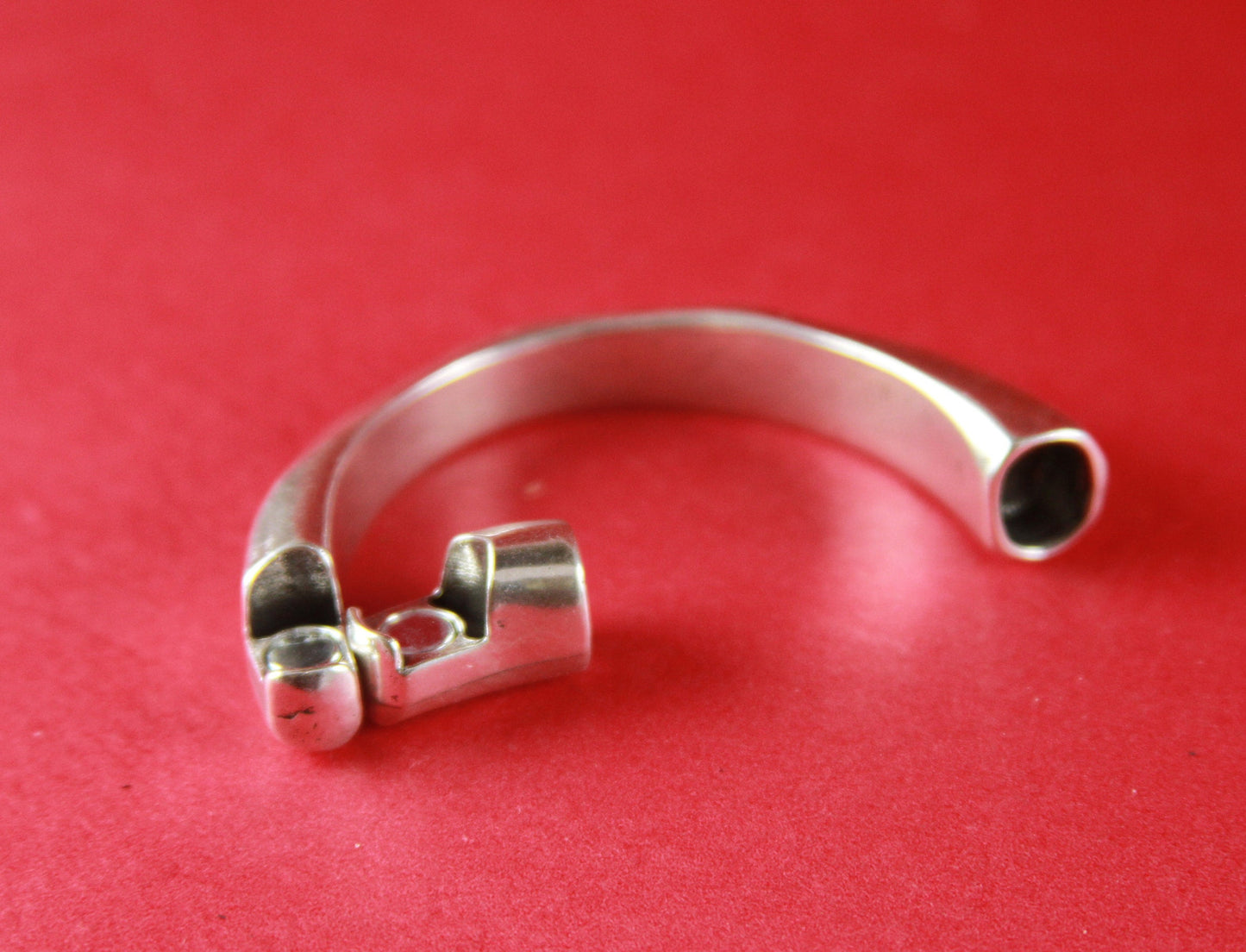 B0025>> MADE IN EUROPE zamak half bracelet, half cuff, half bracelet Qty1