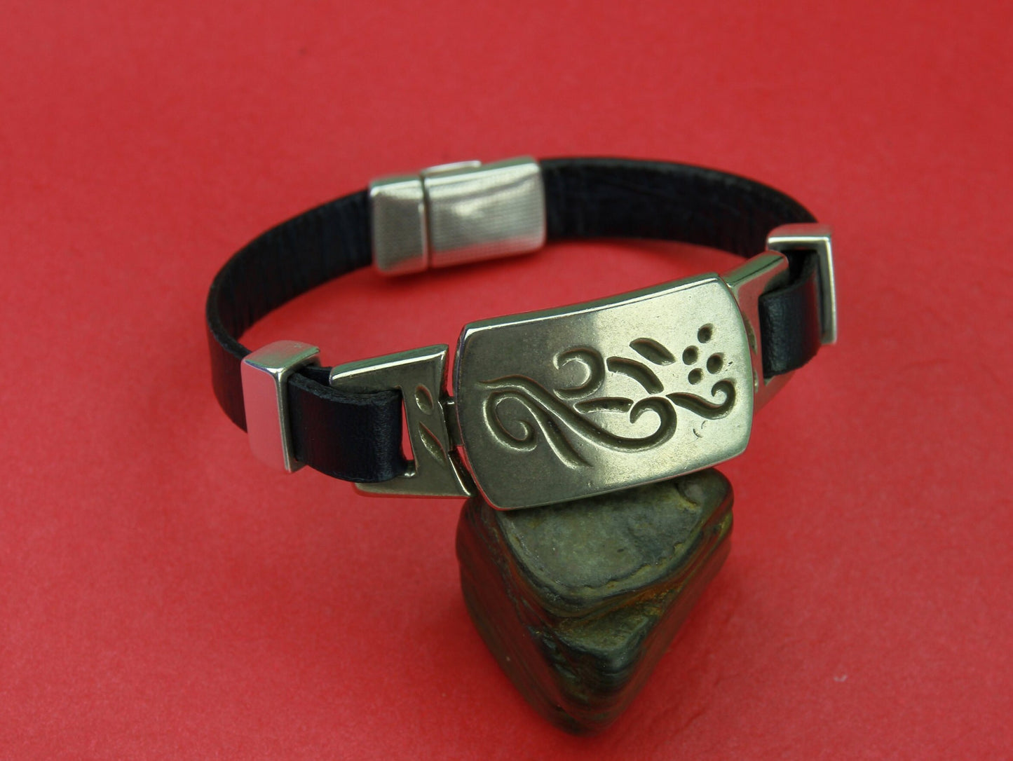 C0114>>MADE in EUROPE zamak connector, 10mm cord connector, flat 10mm leather cord engraved connector Qty 1