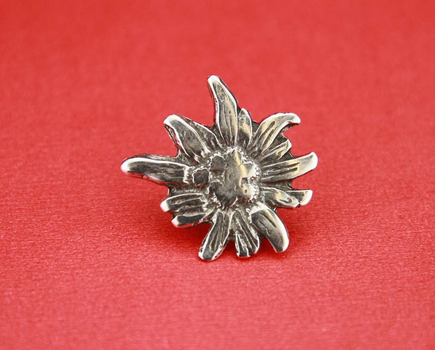 LS0062>>MADE IN EUROPE 2 zamak flower sliders, licorice flower slider, Licorice edelweiss slider, silver flower sliders(6796/R) Qty2