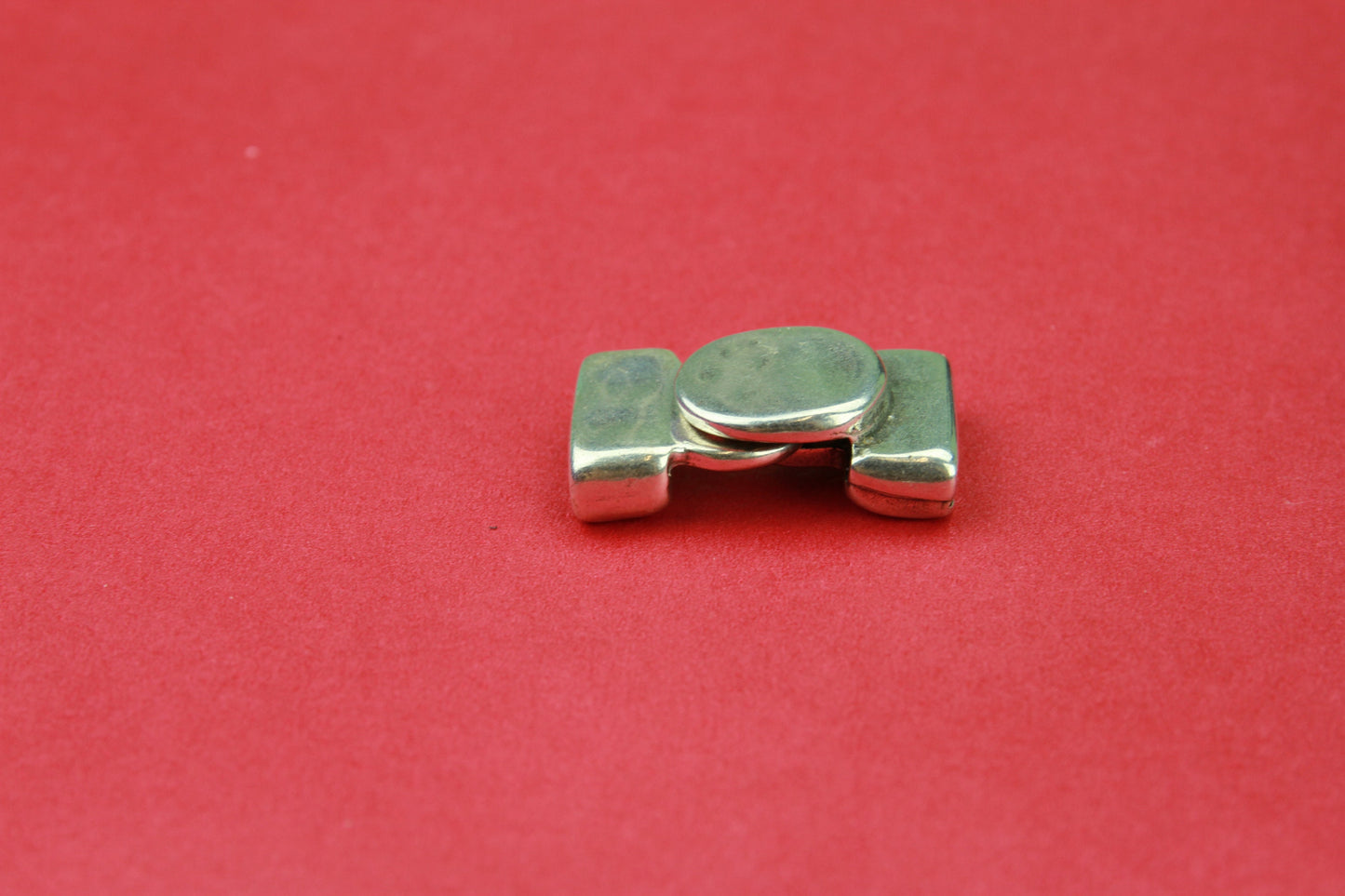 FC0106>> MADE IN EUROPE flat hammered zamak clasp, zamak 15mm clasp, 15mm flat cord button clasp (6744)Qty1