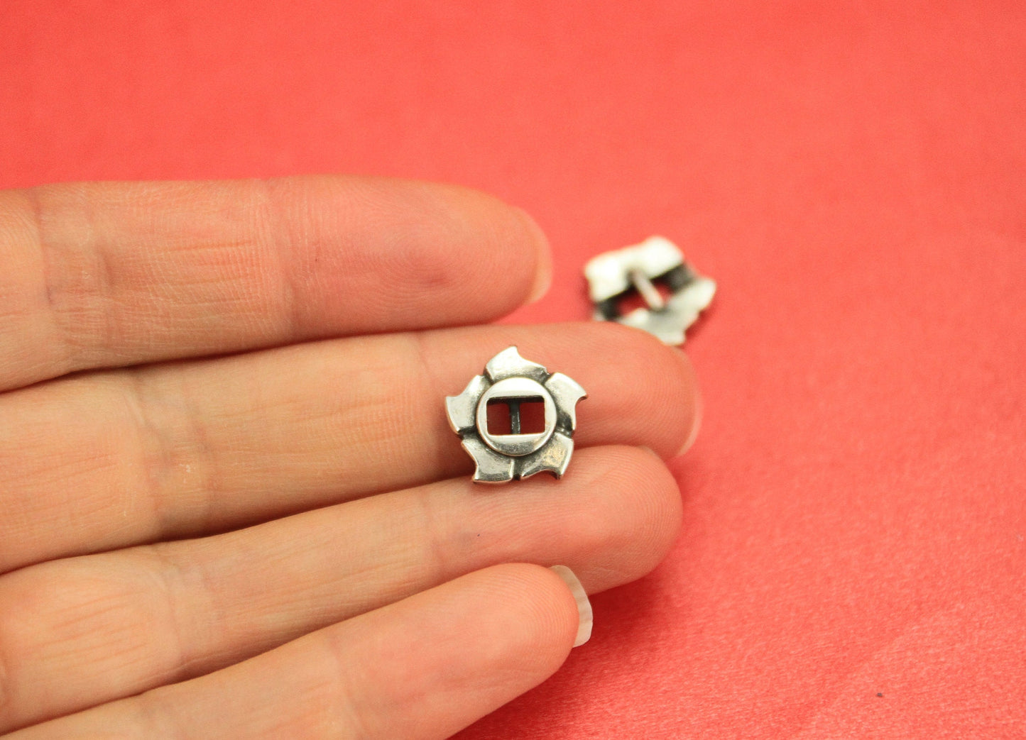 FS0384>>MADE IN EUROPE 2 zamak flower sliders, flat 3mm cord sliders, 3mm flat cord flower sliders, Qty2