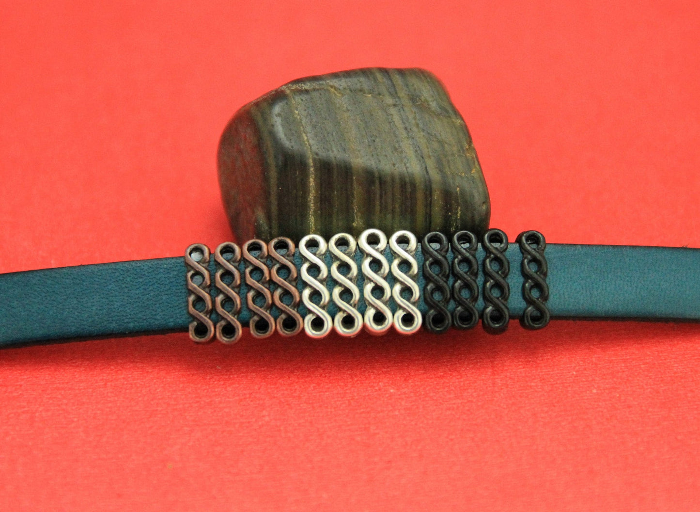 FS0357>>MADE IN EUROPE 4 zamak twisted sliders, 10mm flat cord sliders, Qty4