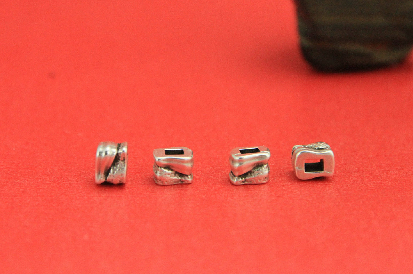 FS0429>>MADE IN EUROPE 4 zamak sliders, flat 3mm cord sliders, 3mm flat cord sliders, Qty4