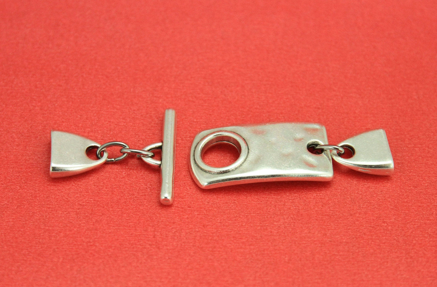 FC0343>>MADE in EUROPE zamak 10mm flat cord clasp, hammered toggle clasp, zamak 10mm clasp, Qty1