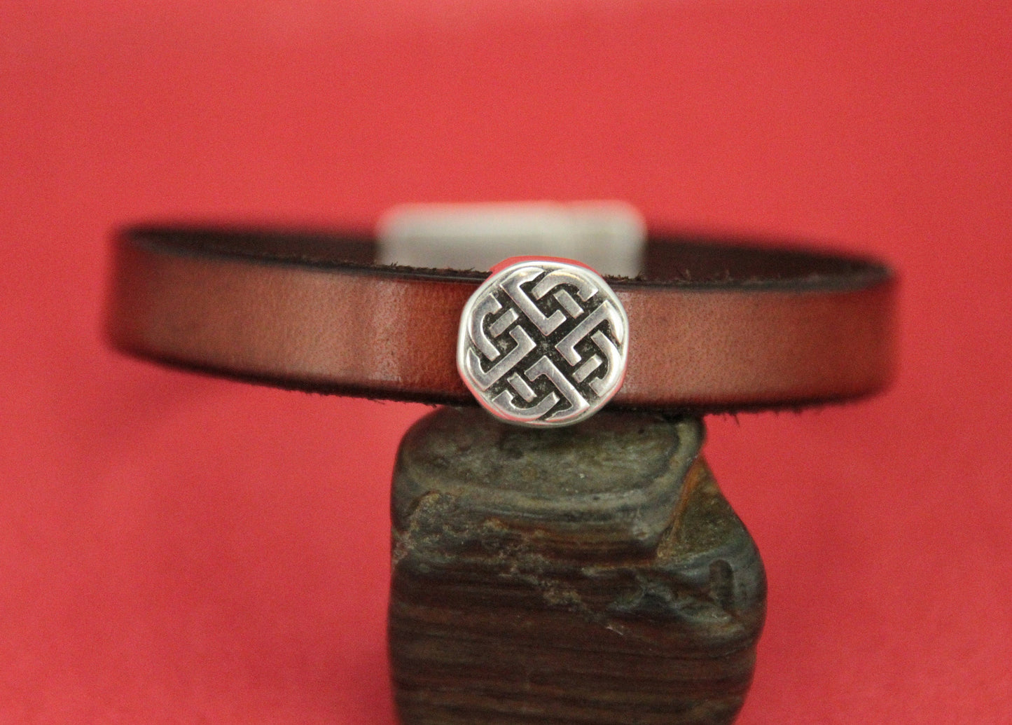 FS0458>> MADE IN EUROPE 2 zamak flat cord sliders, 10mm cord celtic knot sliders, qty2