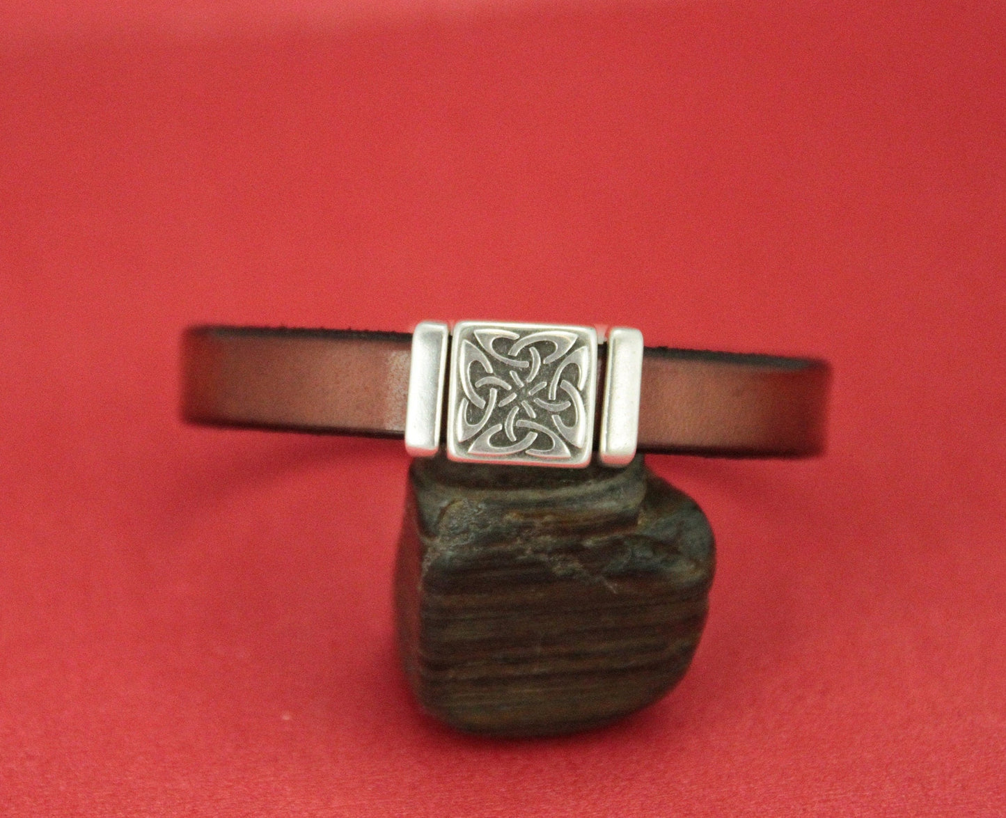 FS0456>> MADE IN EUROPE 2 zamak flat cord sliders, 10mm cord celtic knot sliders, qty2