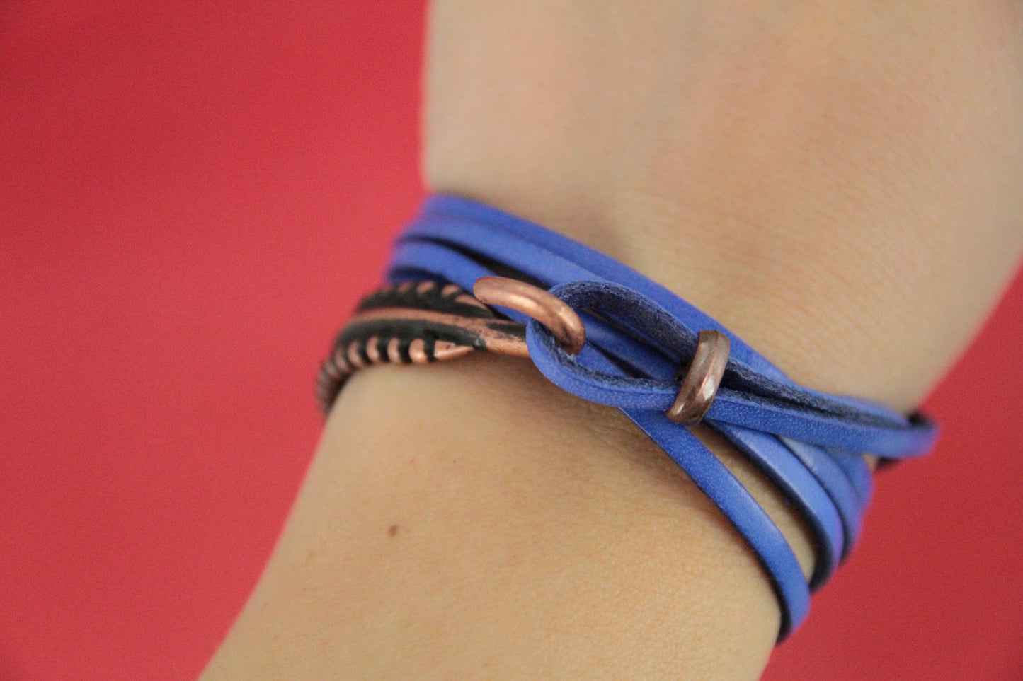B0004>>MADE IN EUROPE zamak half bracelet with separator, half cuff, hook clasp for leather cord (6769C) Qty 1set