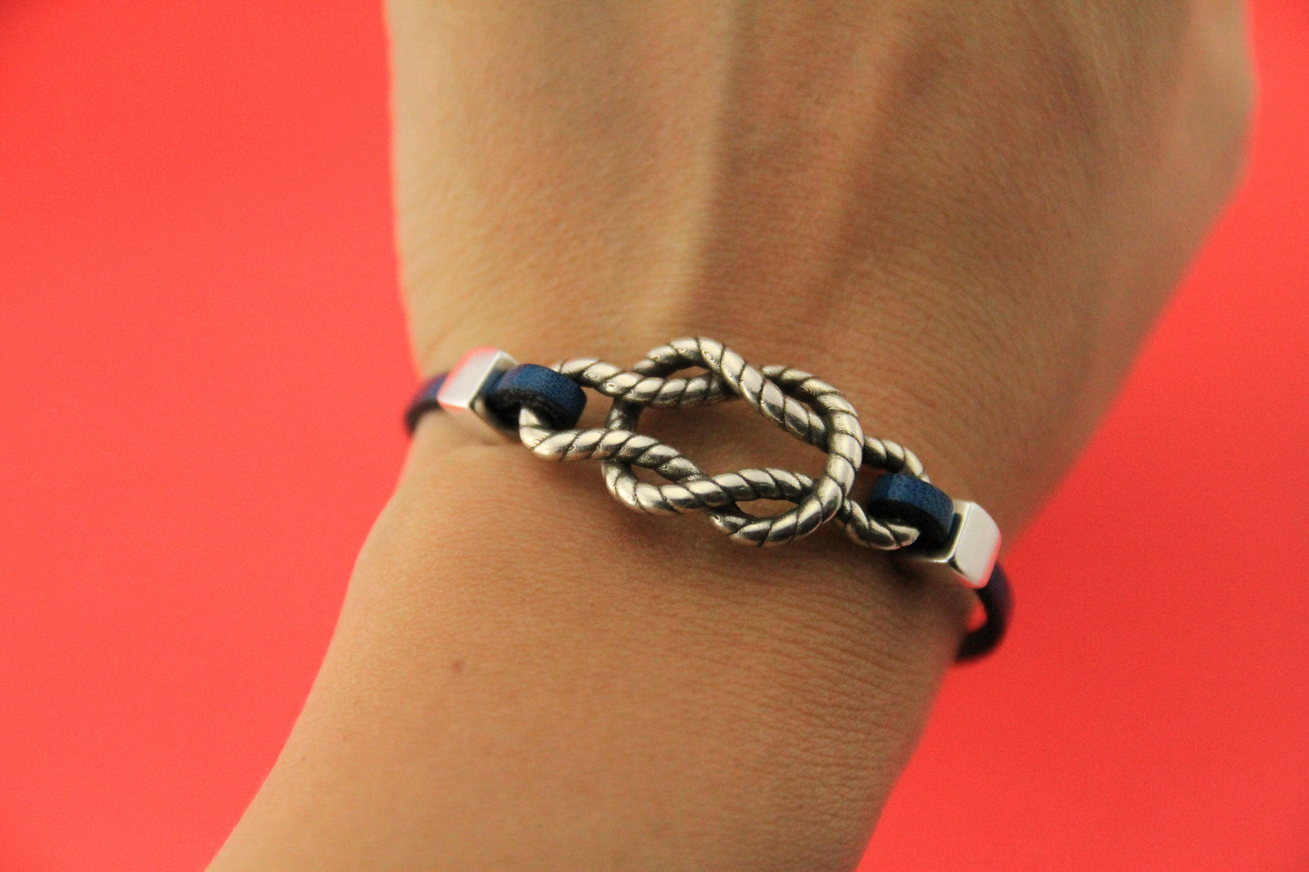 C0156>>MADE in EUROPE zamak celtic knot connector
