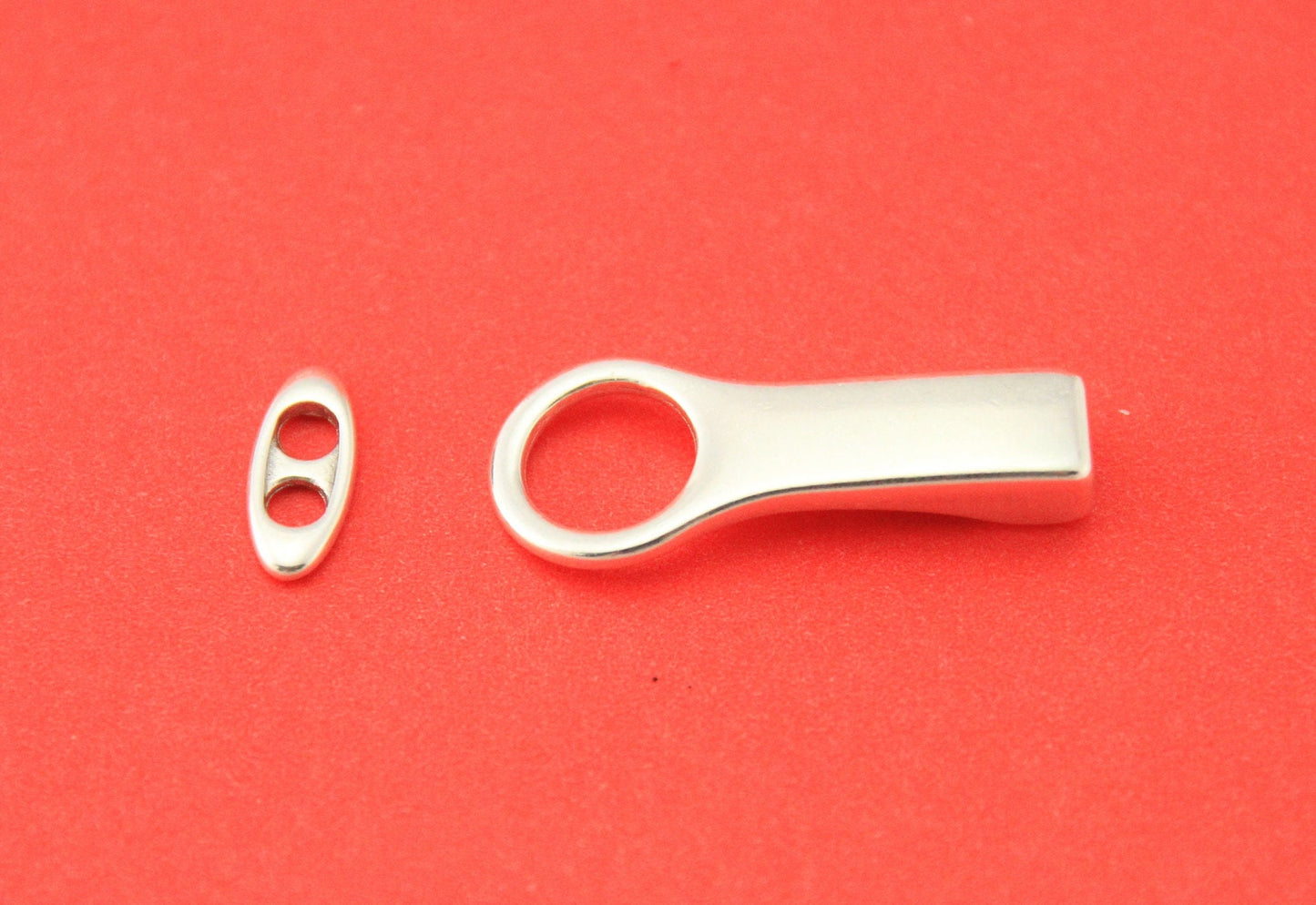 RC0183>>MADE in EUROPE zamak toggle clasp for round cord, 3mm cord clasp, 6x3mm cord toggle clasp, silver toggle clasp (NG3386) Qty1