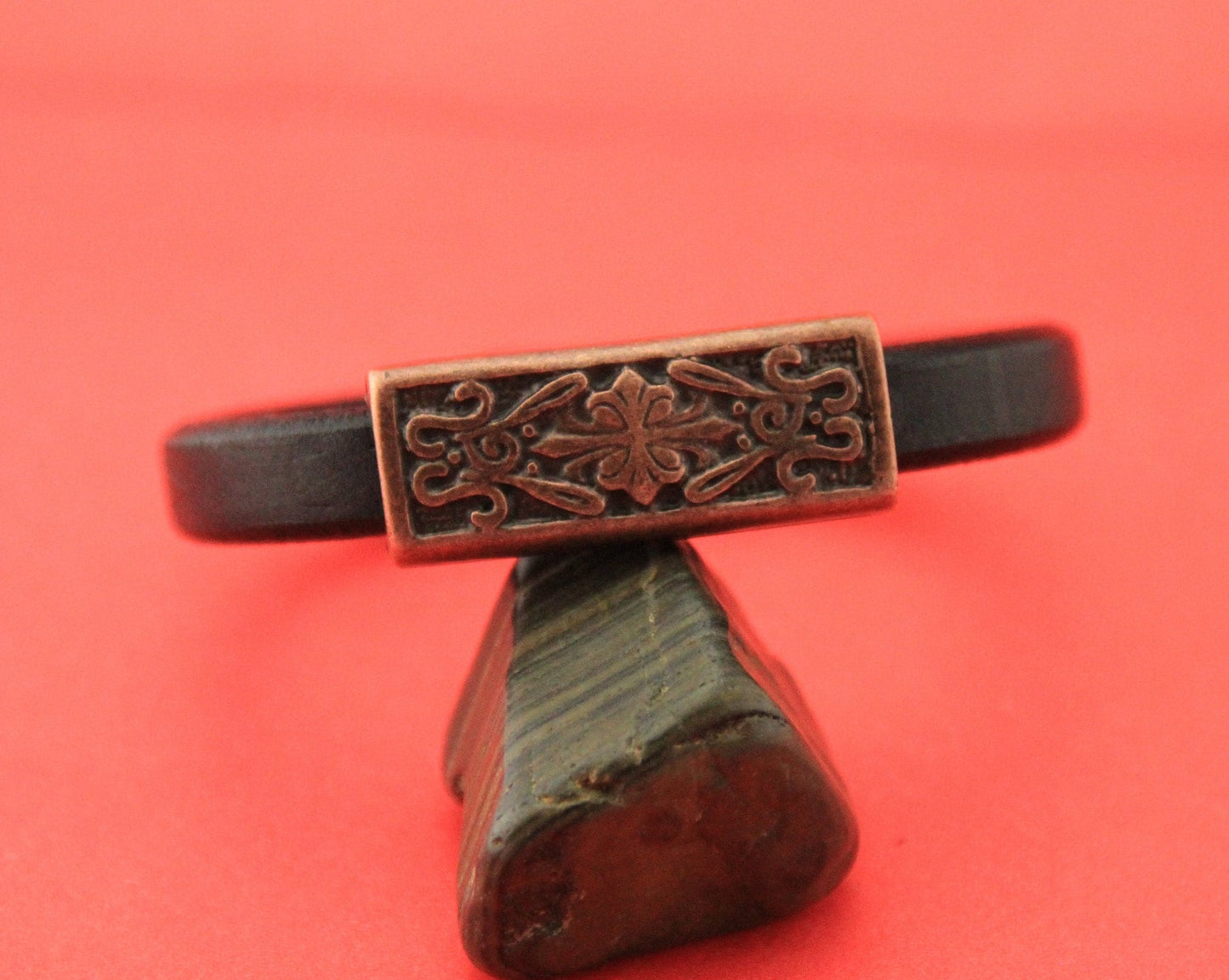 LS0010>>MADE in EUROPE zamak engraved tube slider, zamak floral tube for licorice cord Qty1