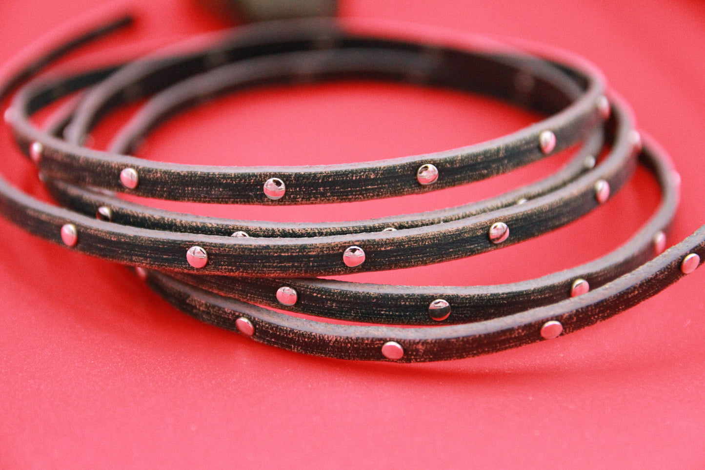 MADE in EUROPE 24'' 5mm distressed leather cord with rivets, 5mm rustic leather cord with rivets (TCPR5/41)