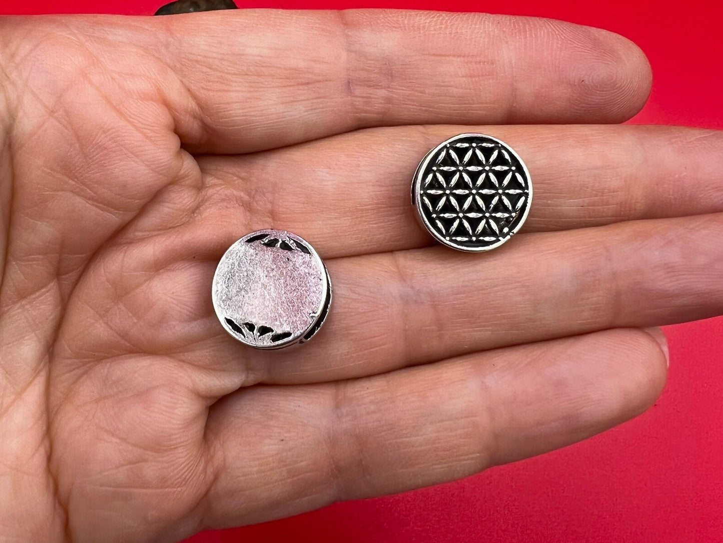 FS0574>>MADE in EUROPE 2 zamak round sliders, 10mm flat cord mandala slider, 10mm leather cord slider, Qty2