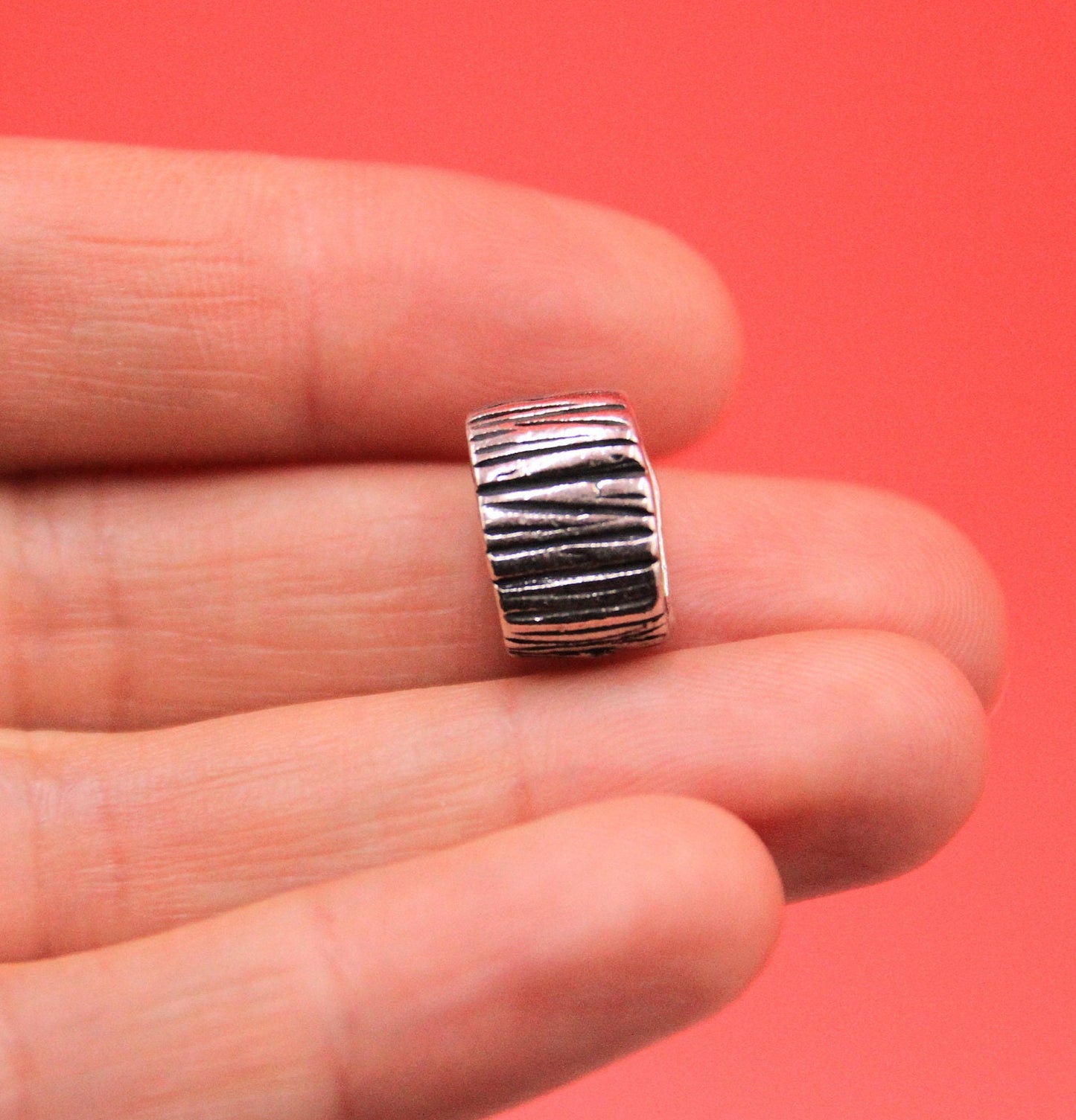 LS0103>>MADE IN EUROPE 2 licorice sliders, licorice Pewter tube, licorice pewter crimp sliders Qty2