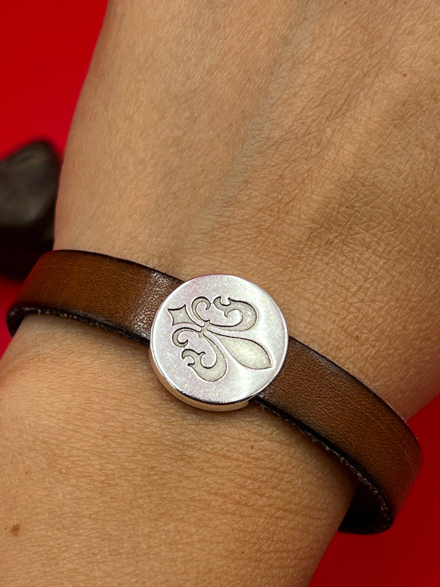 FS0629>>MADE IN EUROPE 2 zamak fleur de lis sliders for 10mm flat cord, 10mm flat cord flower sliders, Qty2