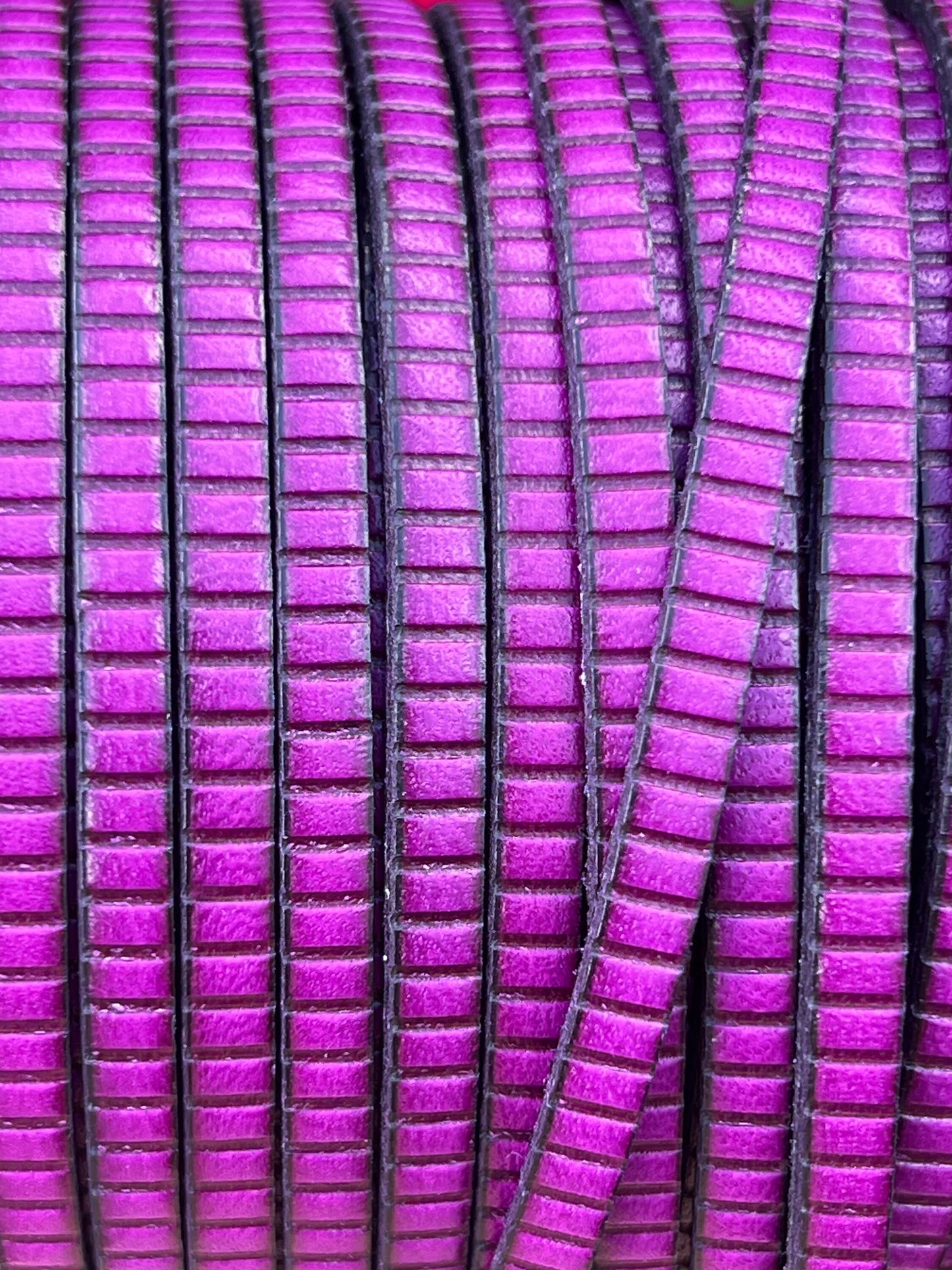 MADE in EUROPE 24'' flat 5mm lines engraved cyclamen leather cord, 5mm flat leather cord, 5mm embossed leather cord(AR270/05/24)
