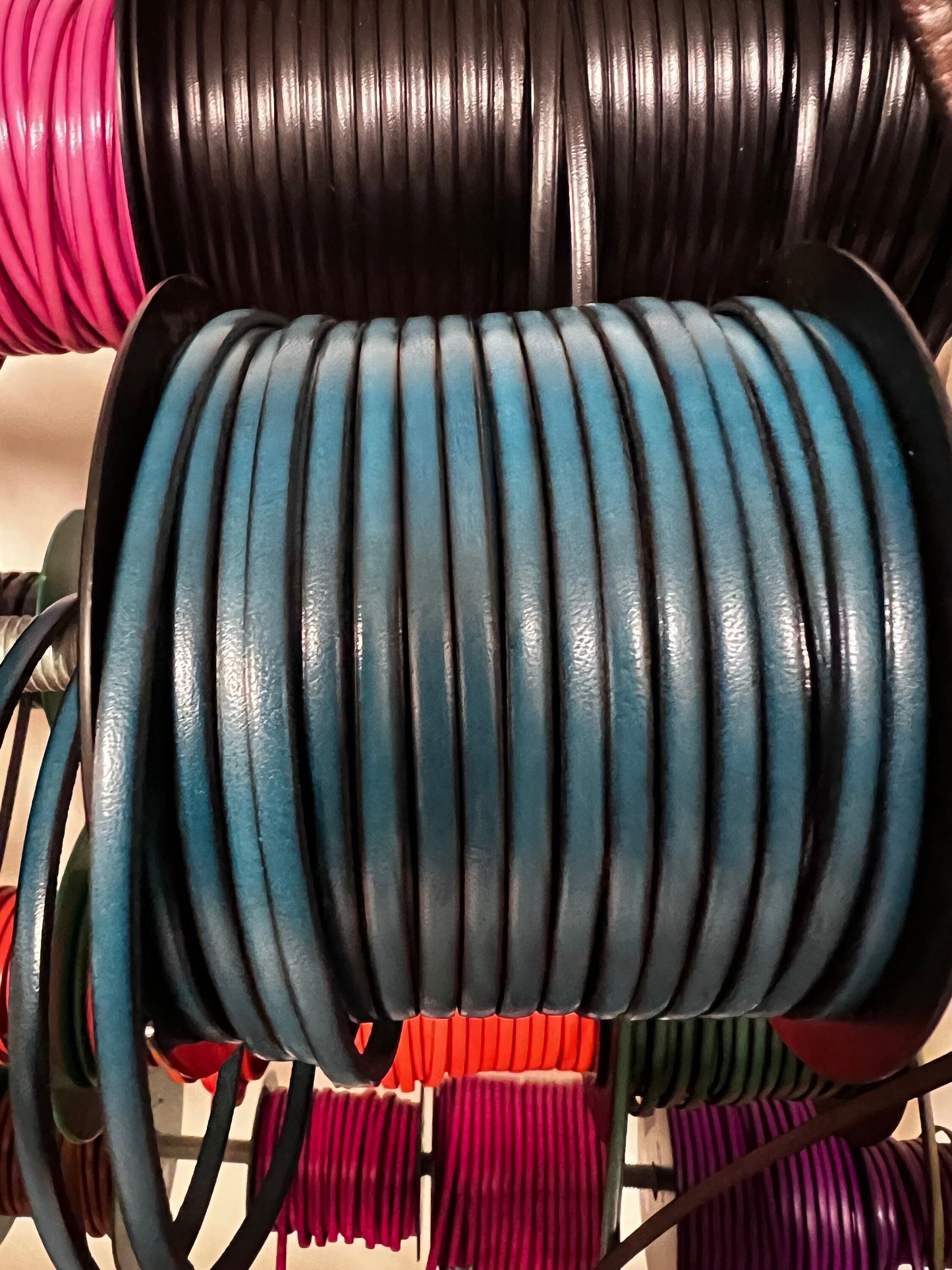 MADE in EUROPE 1 yard of 5mm turquoise flat leather cord, 5mm genuine leather cord, flat 5mm real leather cord (MARF5AZTUR)