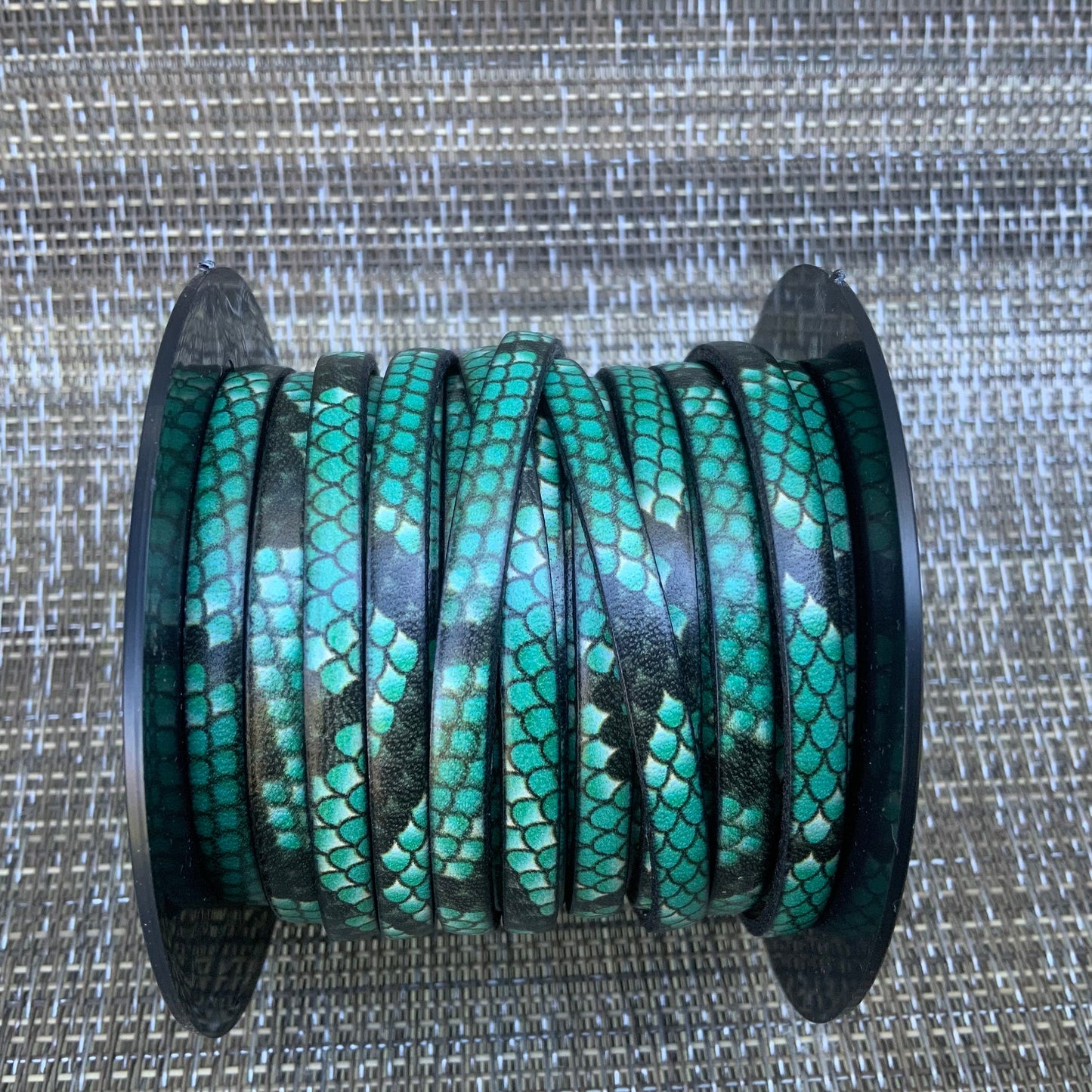 MADE in EUROPE 24'' green python printed leather cord, 5mm flat leather cord, 5mm flat leather cord (AR100/05/GRSNAKE)