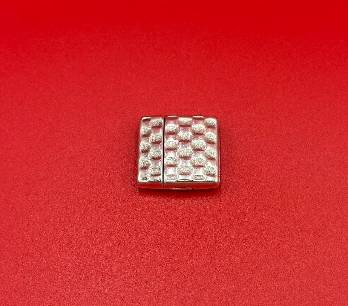 FC0427>>MADE in EUROPE Zamak clasp, 20mm flat cord clasp, hammered clasp, silver clasp Qty1