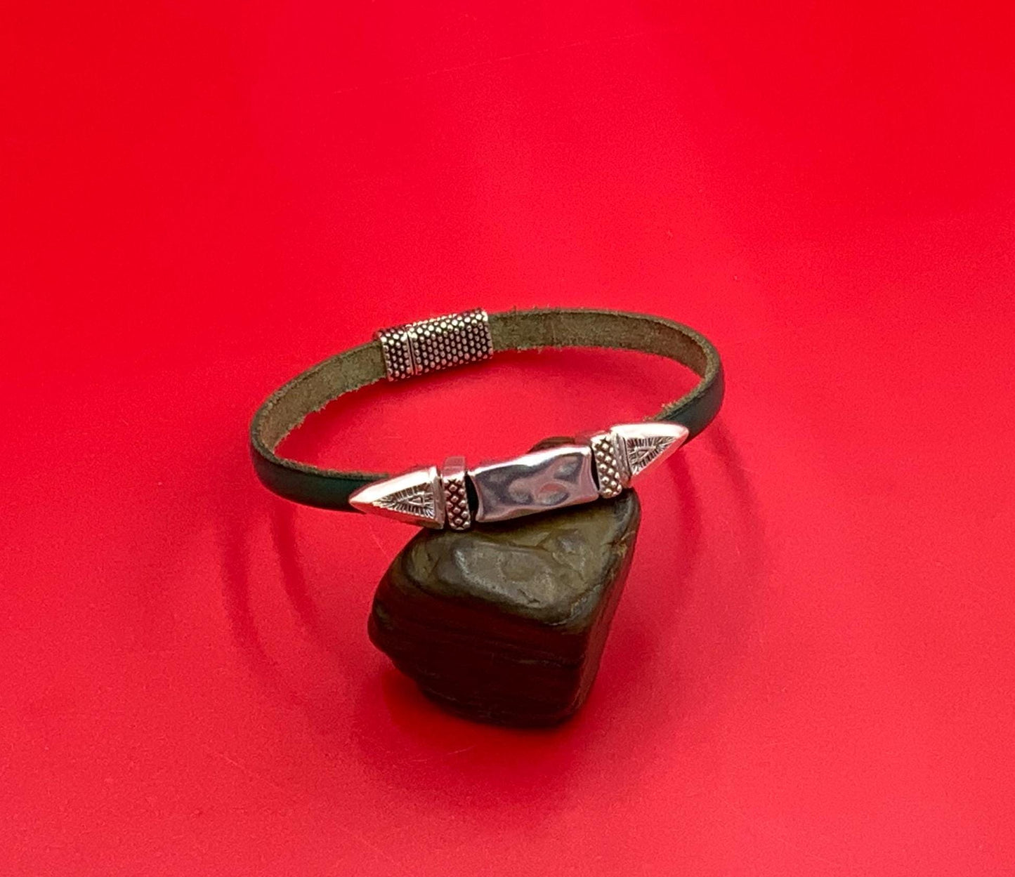 FS0654>> MADE IN EUROPE 4 Zamak triangular sliders, 5mm flat cord sliders, silver triangle sliders Qty4