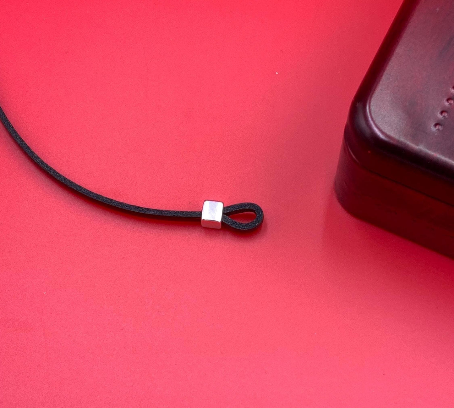 FS0668>>MADE in EUROPE 3mm flat cord loop maker cord end caps Qty4