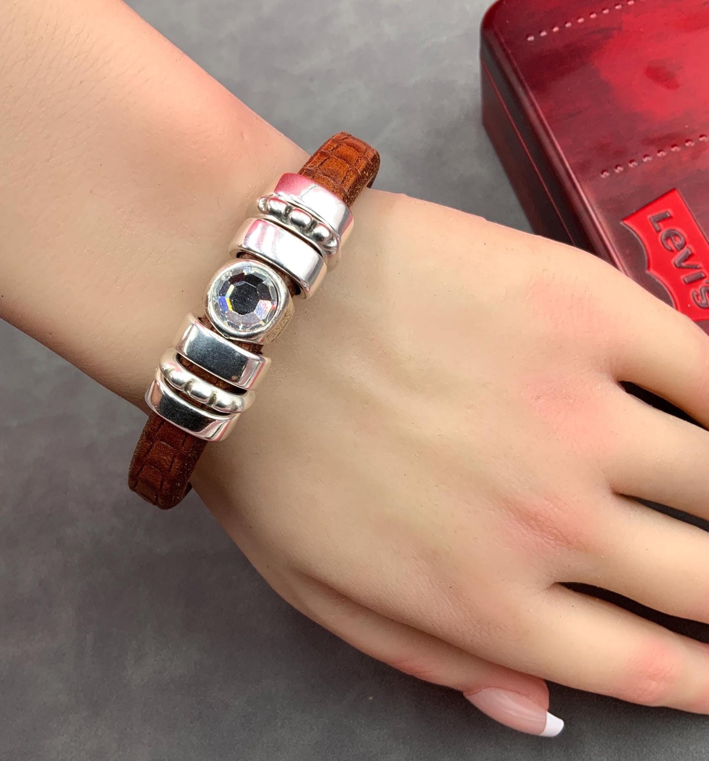 LS0114>> MADE in EUROPE licorice 2 sliders with Swarovski crystal cabochon Qty2