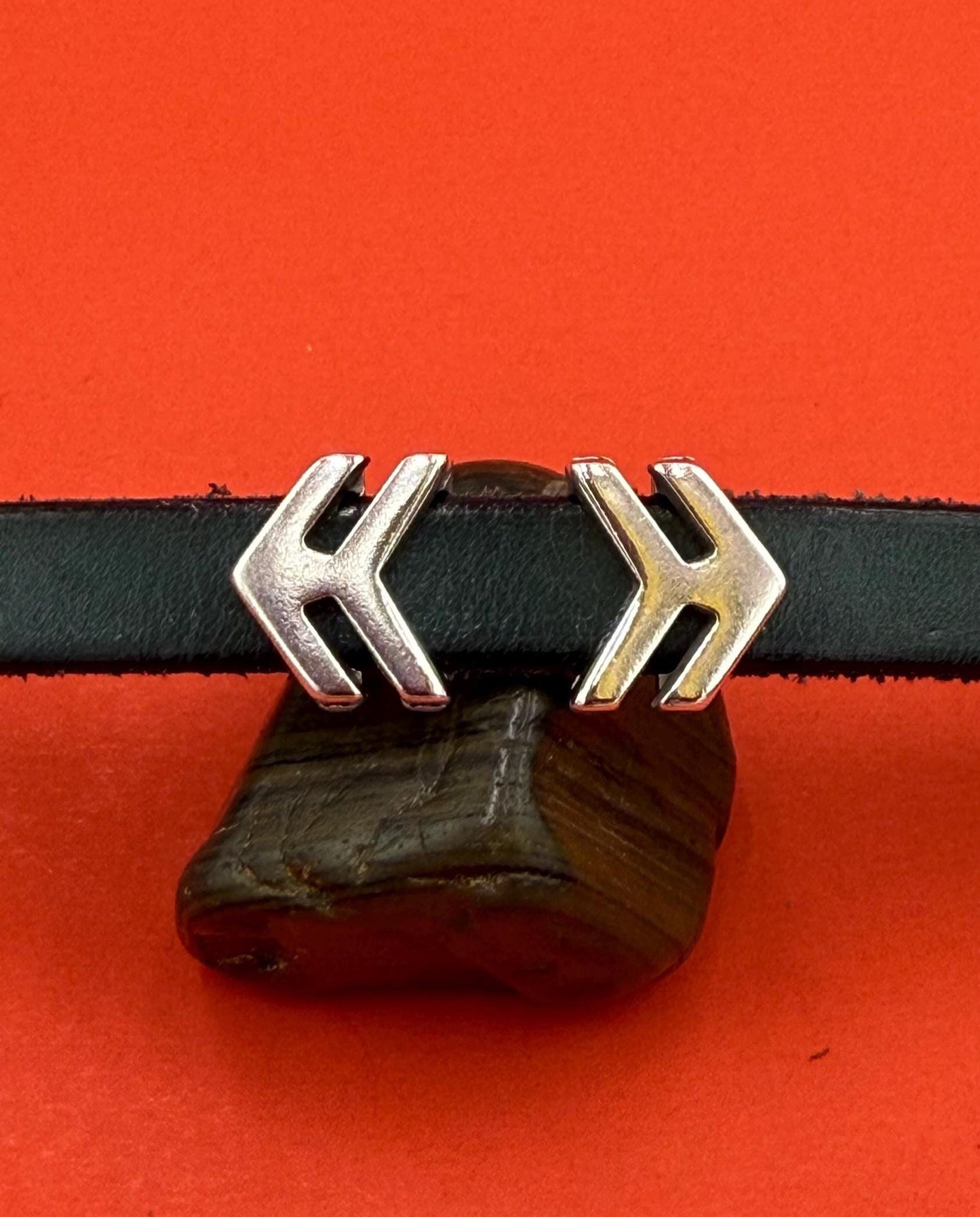FS0678>>MADE in EUROPE 4 double arrow sliders, 10mm leather cord sliders, 10mm arrow sliders