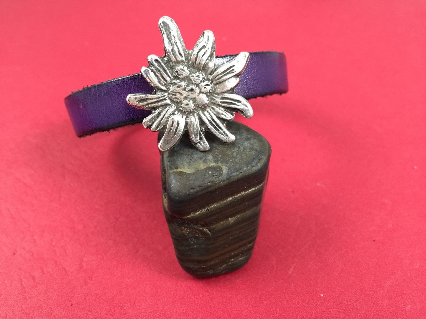 FS0089>>MADE IN EUROPE 2 zamak floral sliders, flower slider, edelweiss slider, 13mm cord slider Qt2