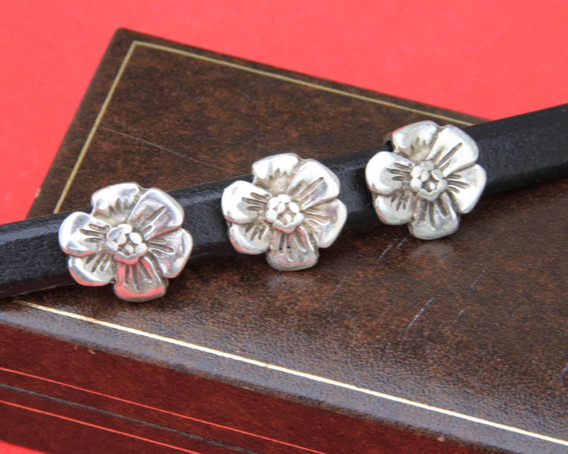 LS0063>>MADE IN EUROPE 2 licorice zamak flower slider, slider for 10x6mm leather cord, leather cord slider (6570R) Qty2