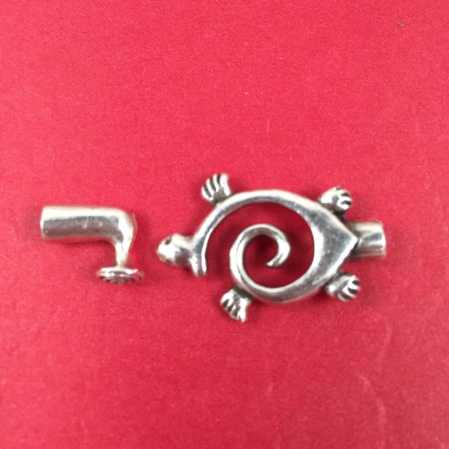 RC0251>> MADE IN EUROPE 2 toggle clasps, silver toggle clasp, turtle toggle clasp, silver toggle clasp (X5634ABAS) Qty2 sets