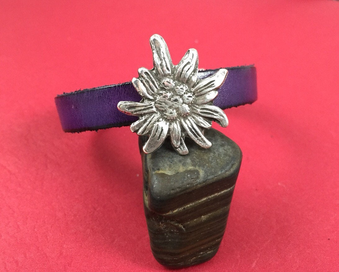 FS0089>>MADE IN EUROPE 2 zamak floral sliders, flower slider, edelweiss slider, 13mm cord slider Qt2