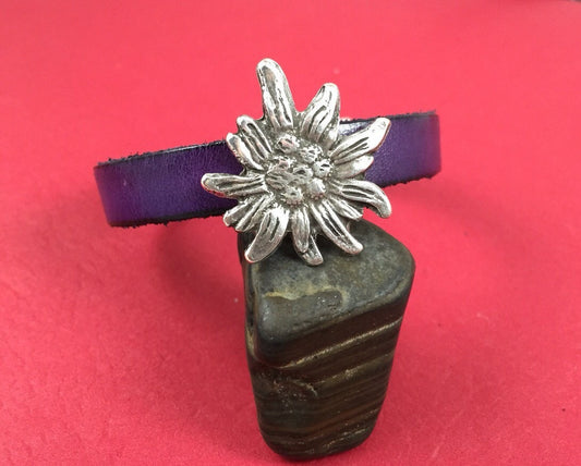 FS0089>>MADE IN EUROPE 2 zamak floral sliders, flower slider, edelweiss slider, 13mm cord slider Qt2