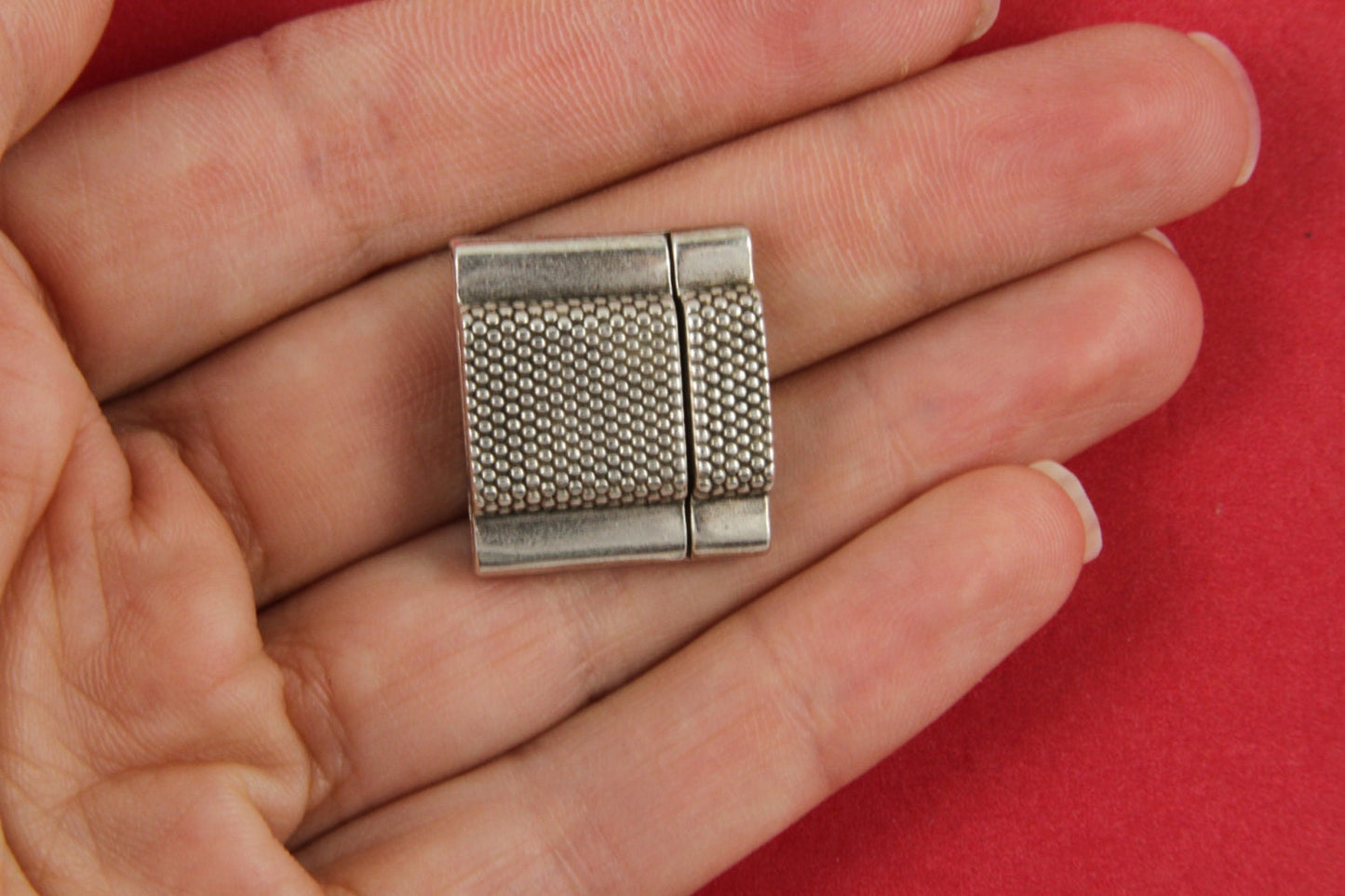 FC0086>>MADE in EUROPE zamak buckle clasp for 20mm & 10mm flat leather cord, clasp for 20mm cord bracelet Qty1