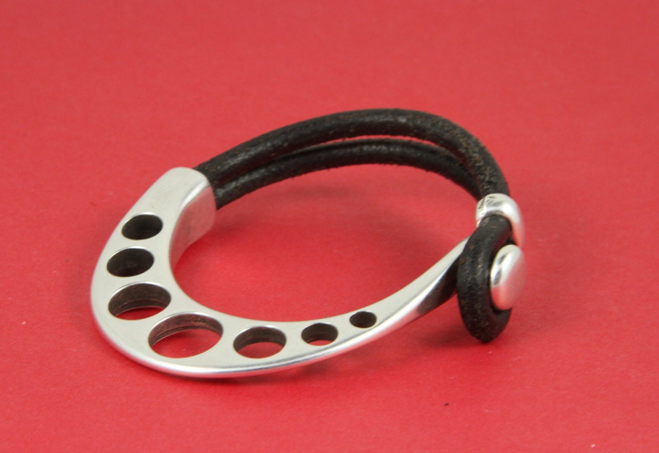 9/5 MADE in EUROPE zamak half bracelet, zamak half cuff, open circle half bracelet (92801) Qty1