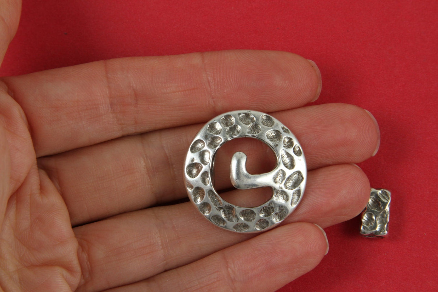 RC0072>>MADE in EUROPE zamak hammered round hook clasp, silver hammered hook clasp, bracelet zamak hook clasp (Ablz76S/95S) qty1 set