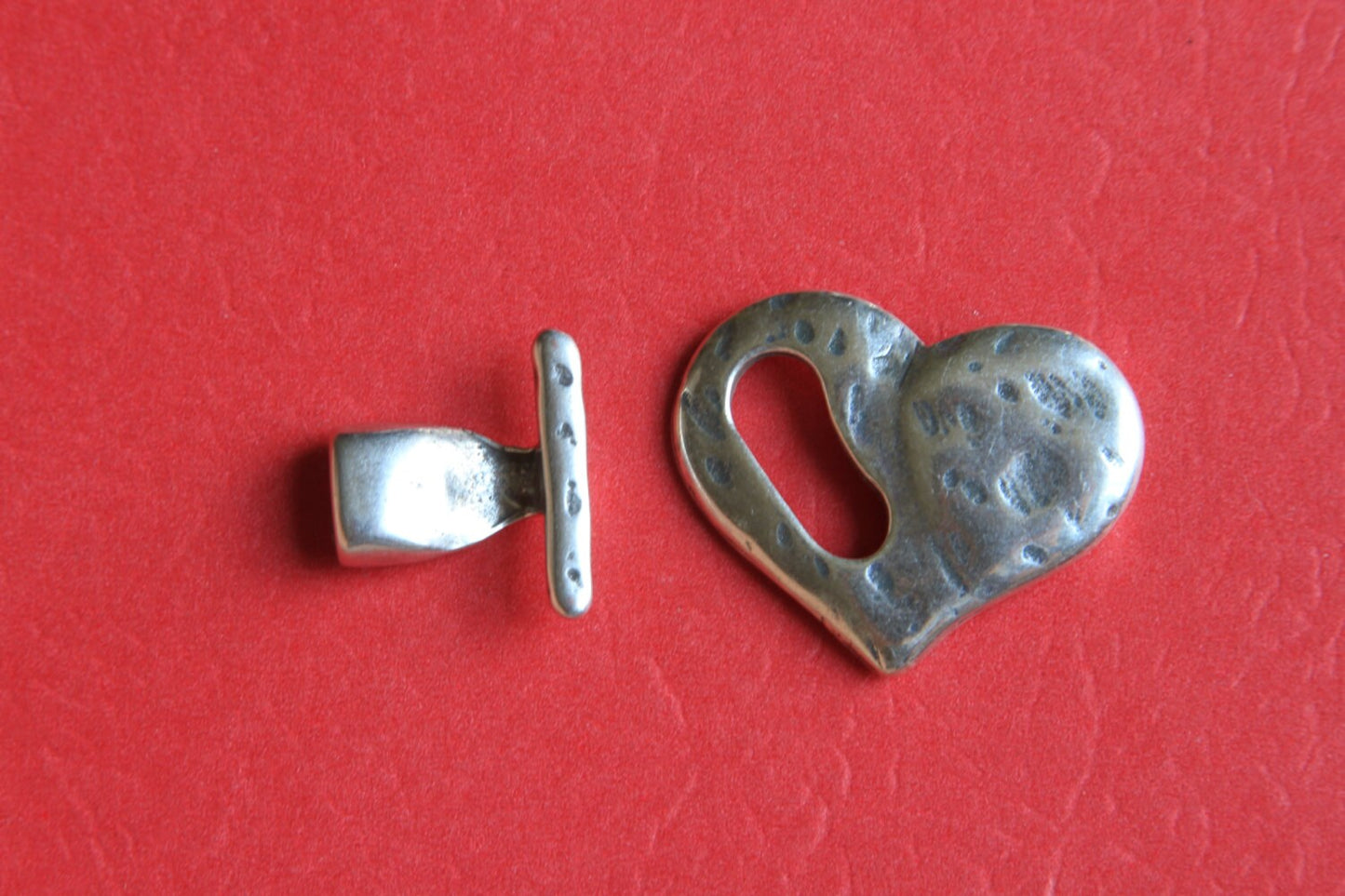 FC0204>>MADE in EUROPE zamak heart clasp, hammered heart toggle clasp, silver zamak heart toggle clasp for 5mm flat cord (ABLZ61S) Qty1