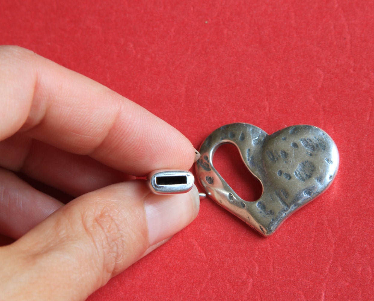 FC0204>>MADE in EUROPE zamak heart clasp, hammered heart toggle clasp, silver zamak heart toggle clasp for 5mm flat cord (ABLZ61S) Qty1