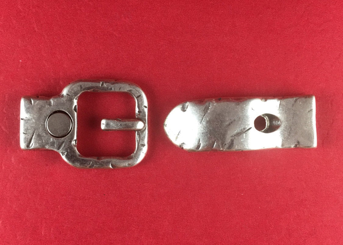 FC0045>>MADE in EUROPE zamak buckle clasp, silver hammered buckle clasp , flat cord hammered clasp (76881/13) qty1